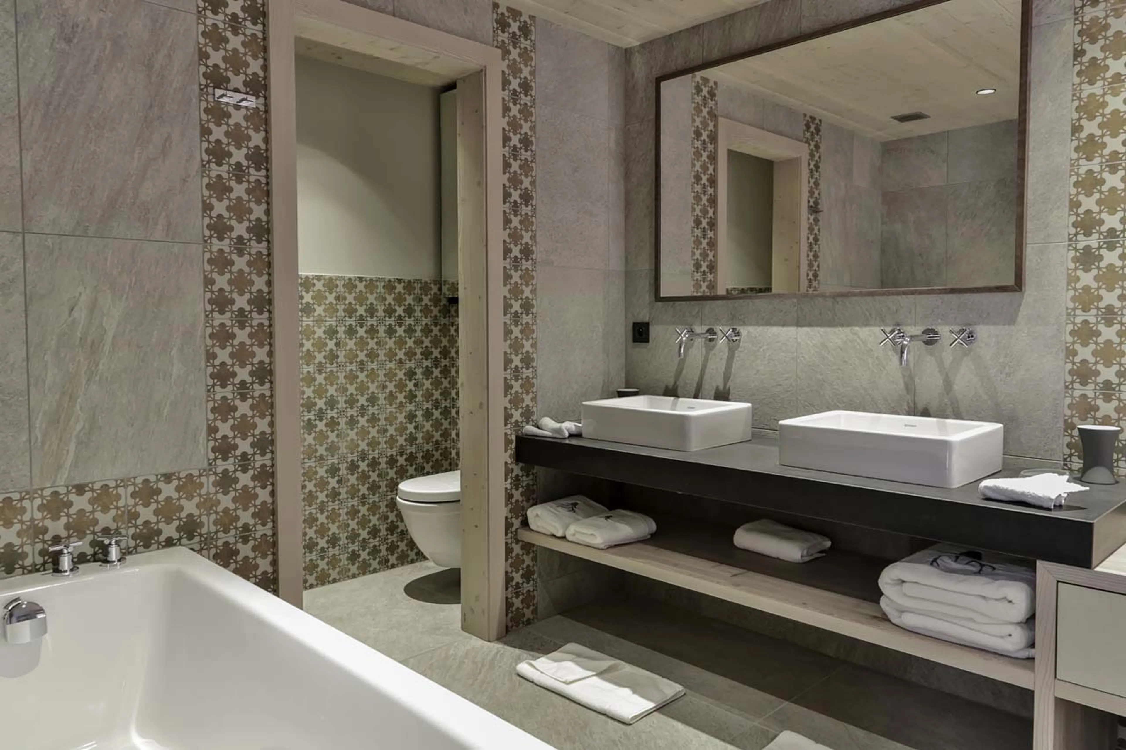Bathroom one in Chalet Thanasis in Megeve