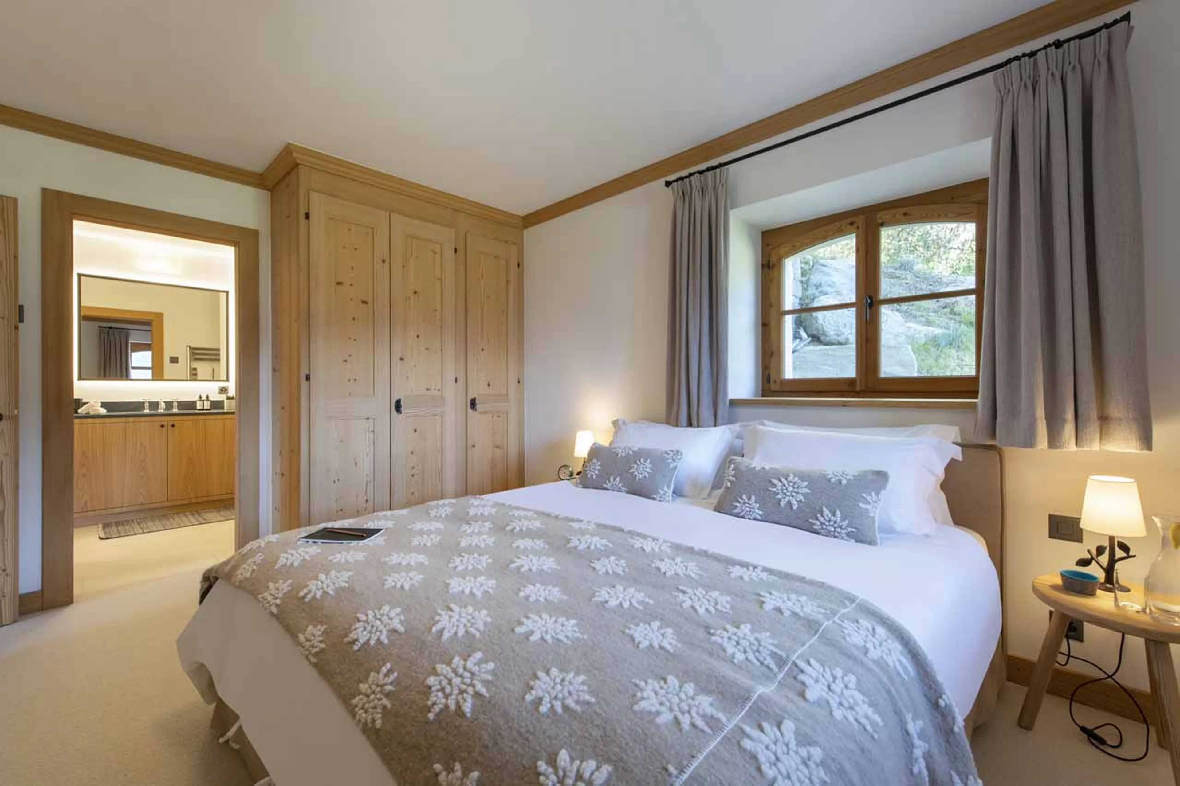 Access to en-suite at Chalet Tire Bouchon in Verbier