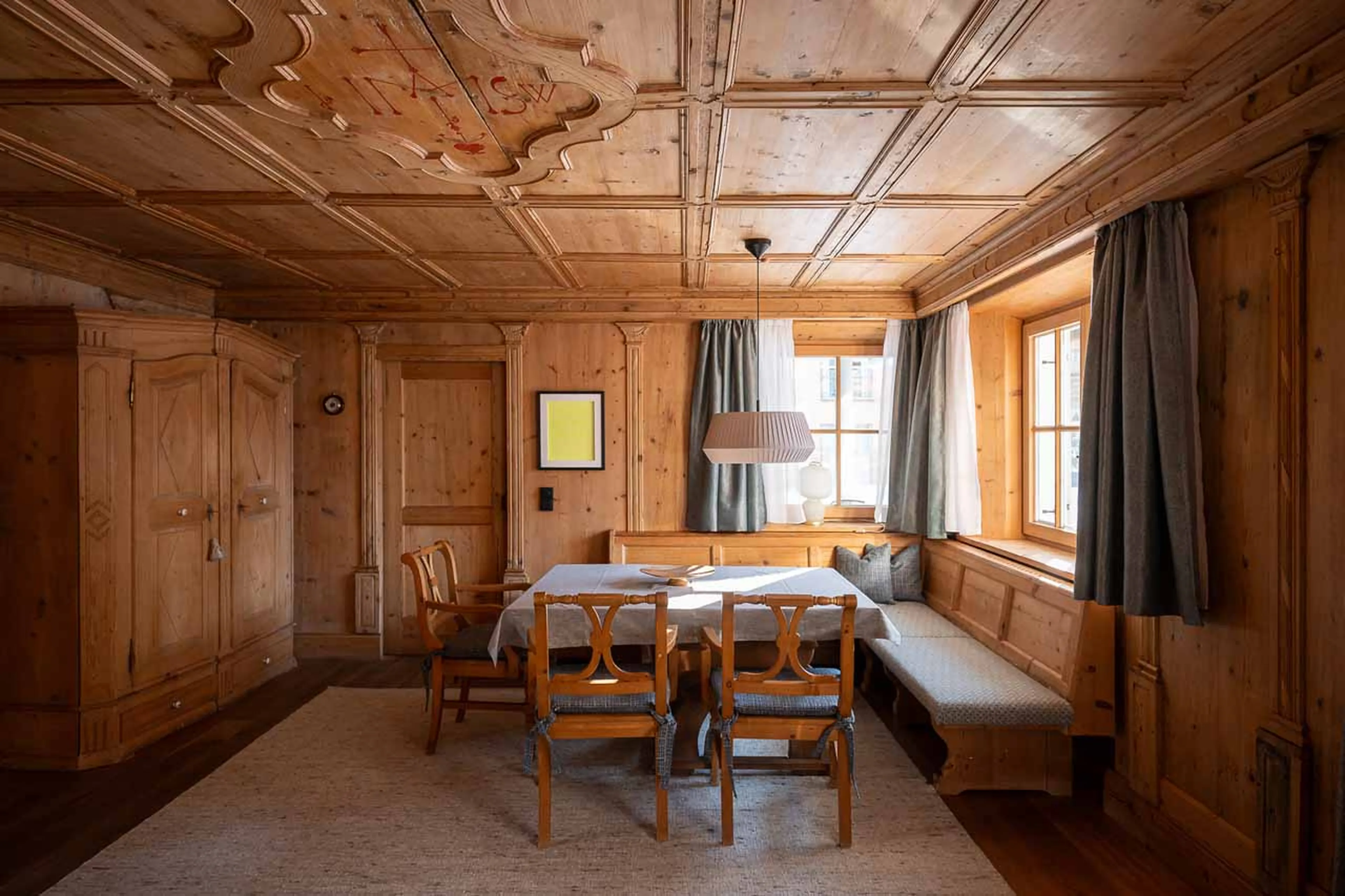 Dining table at Chalet Toda in Lech