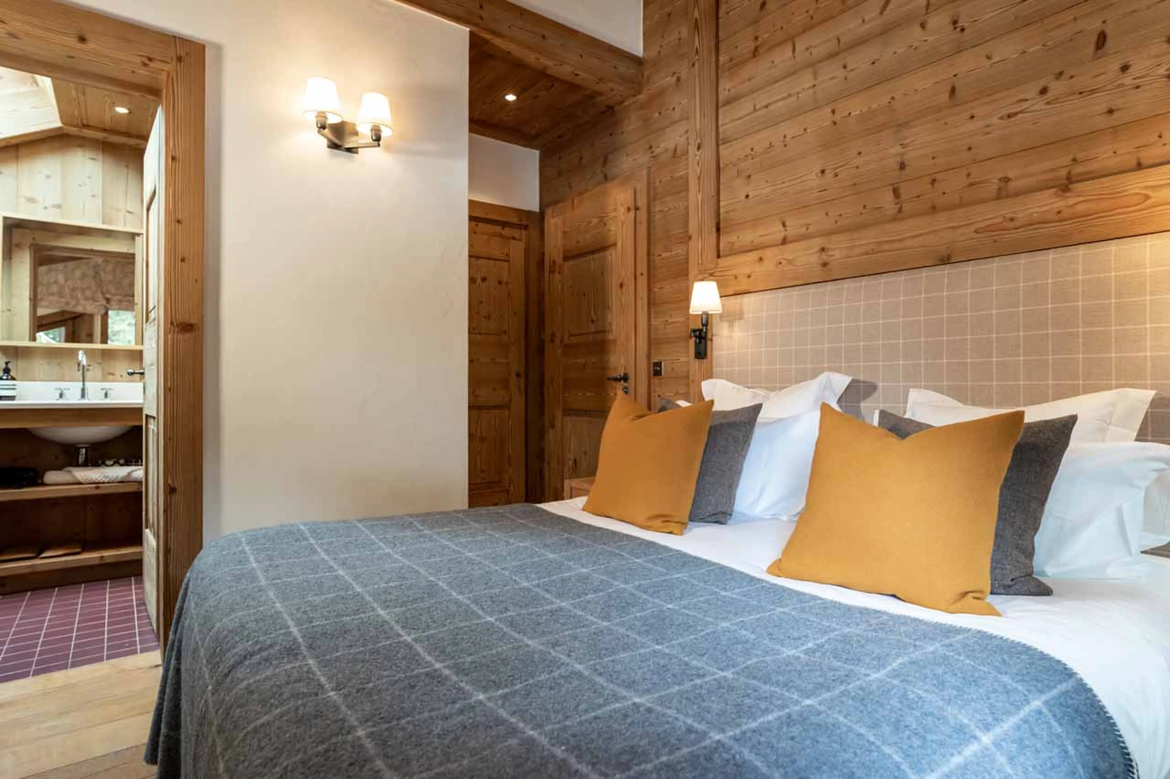 Bedroom four at Chalet Trois Ours in Meribel