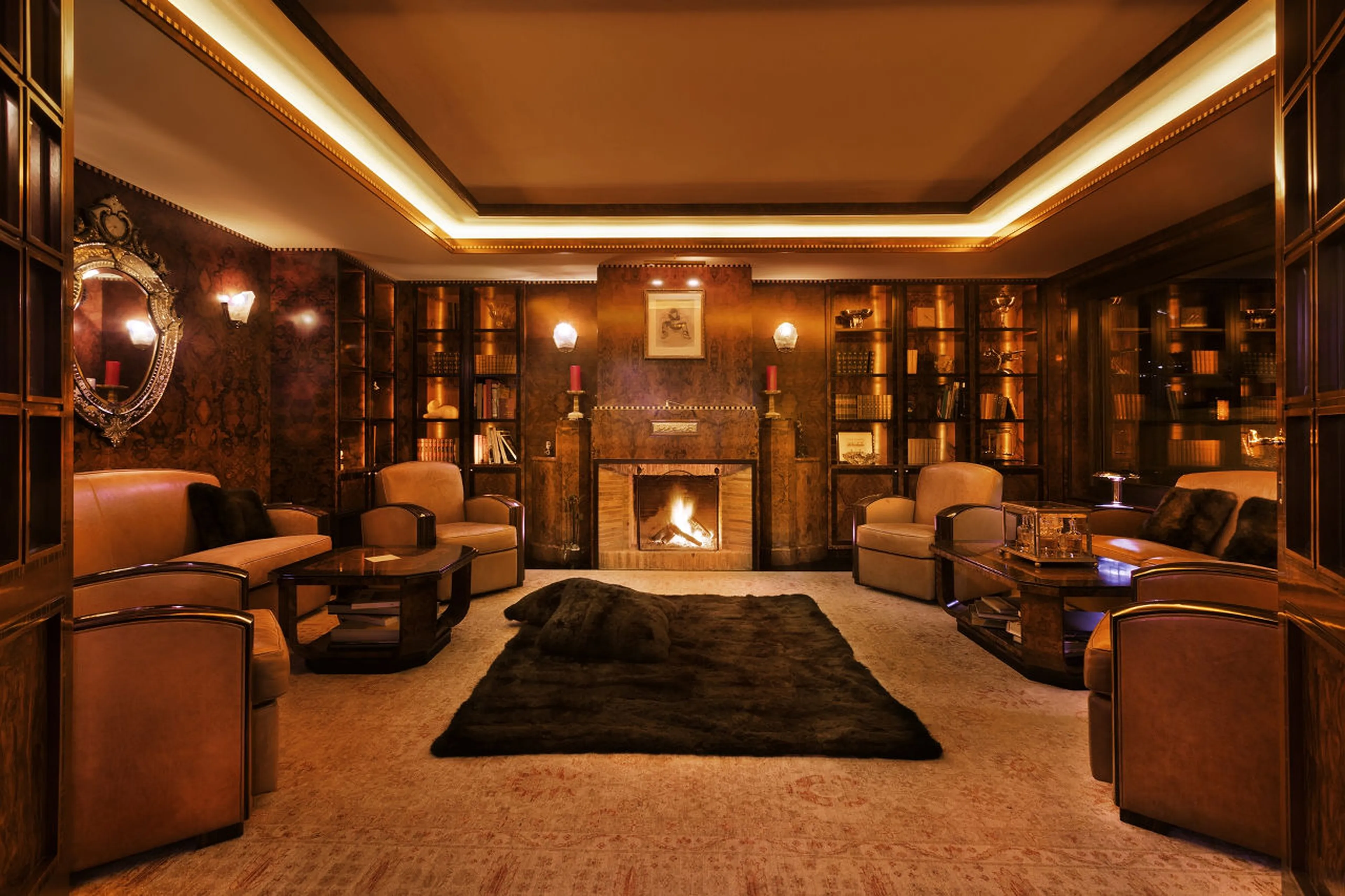 Library/cigar lounge at night in Chalet Truffe Blanche in Verbier
