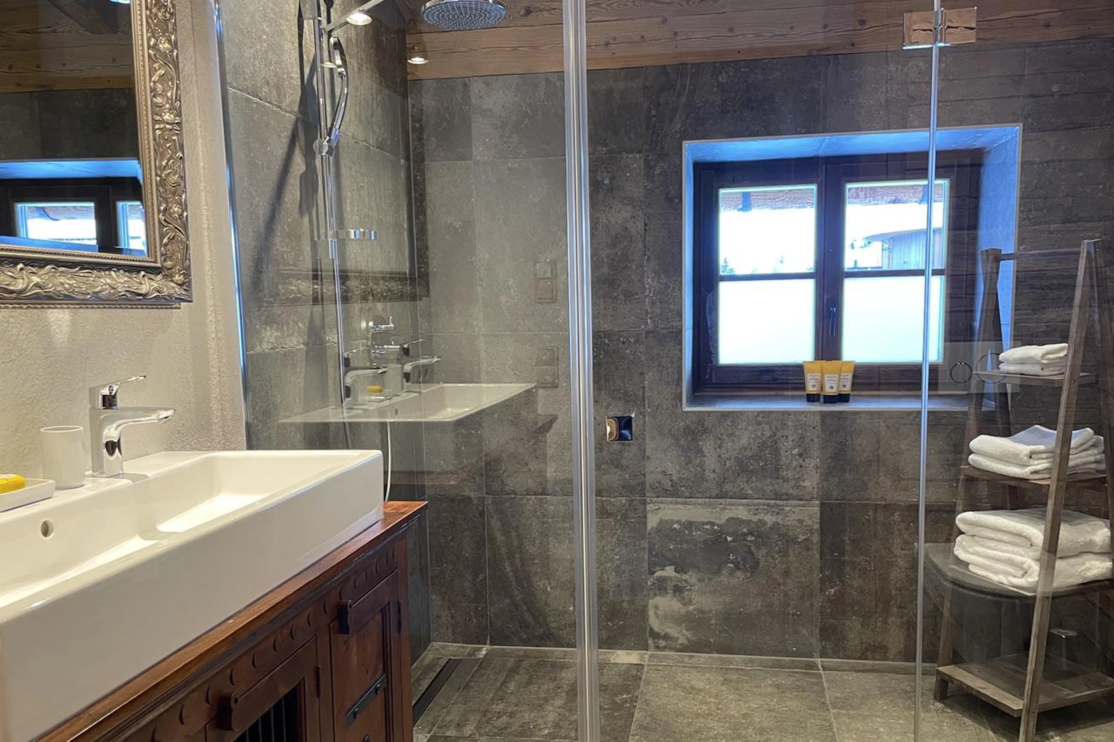 Separate private shower room at Chalet Tschoder in St Anton