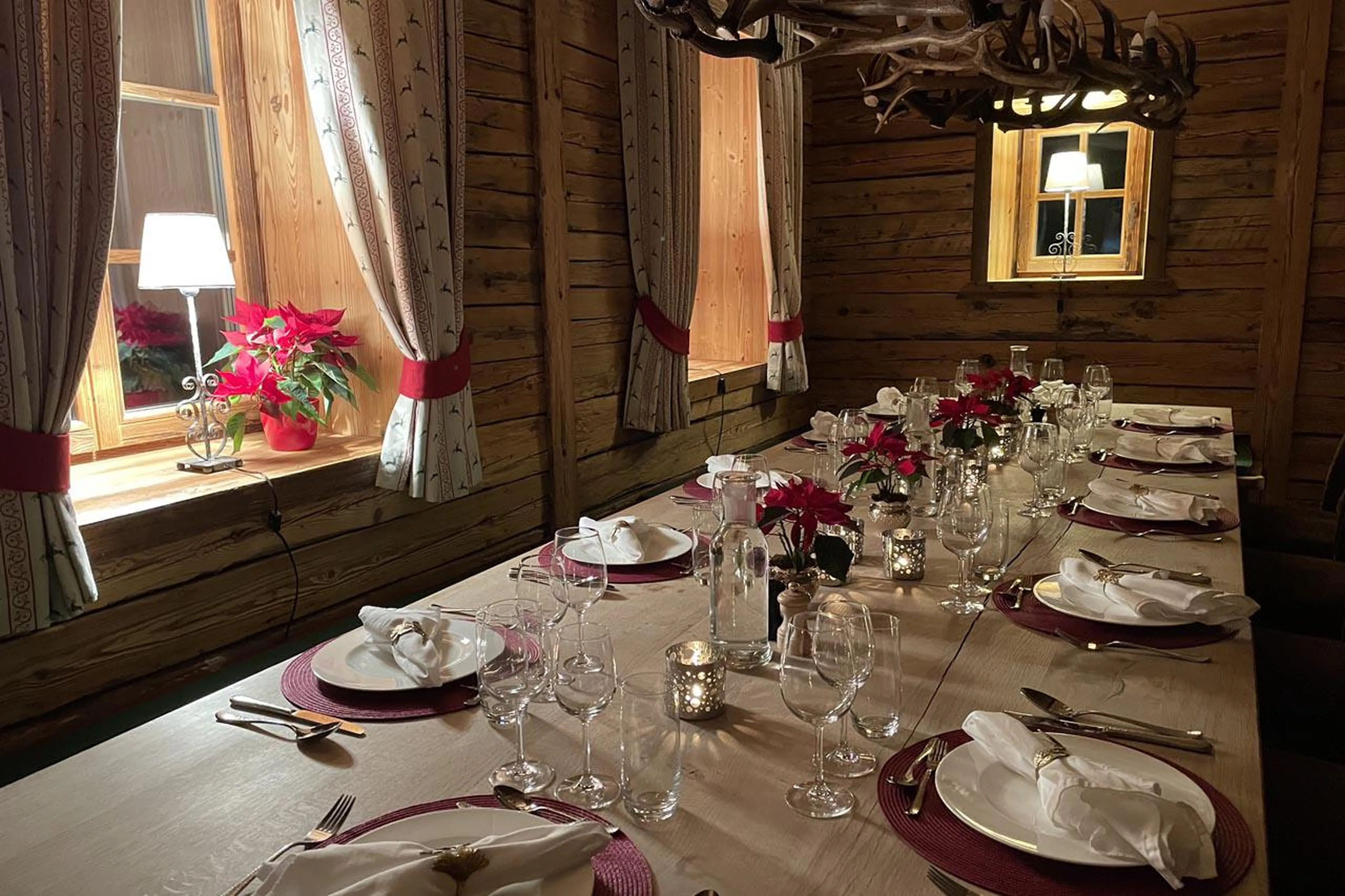 Dining table at Chalet Tschoder in St Anton