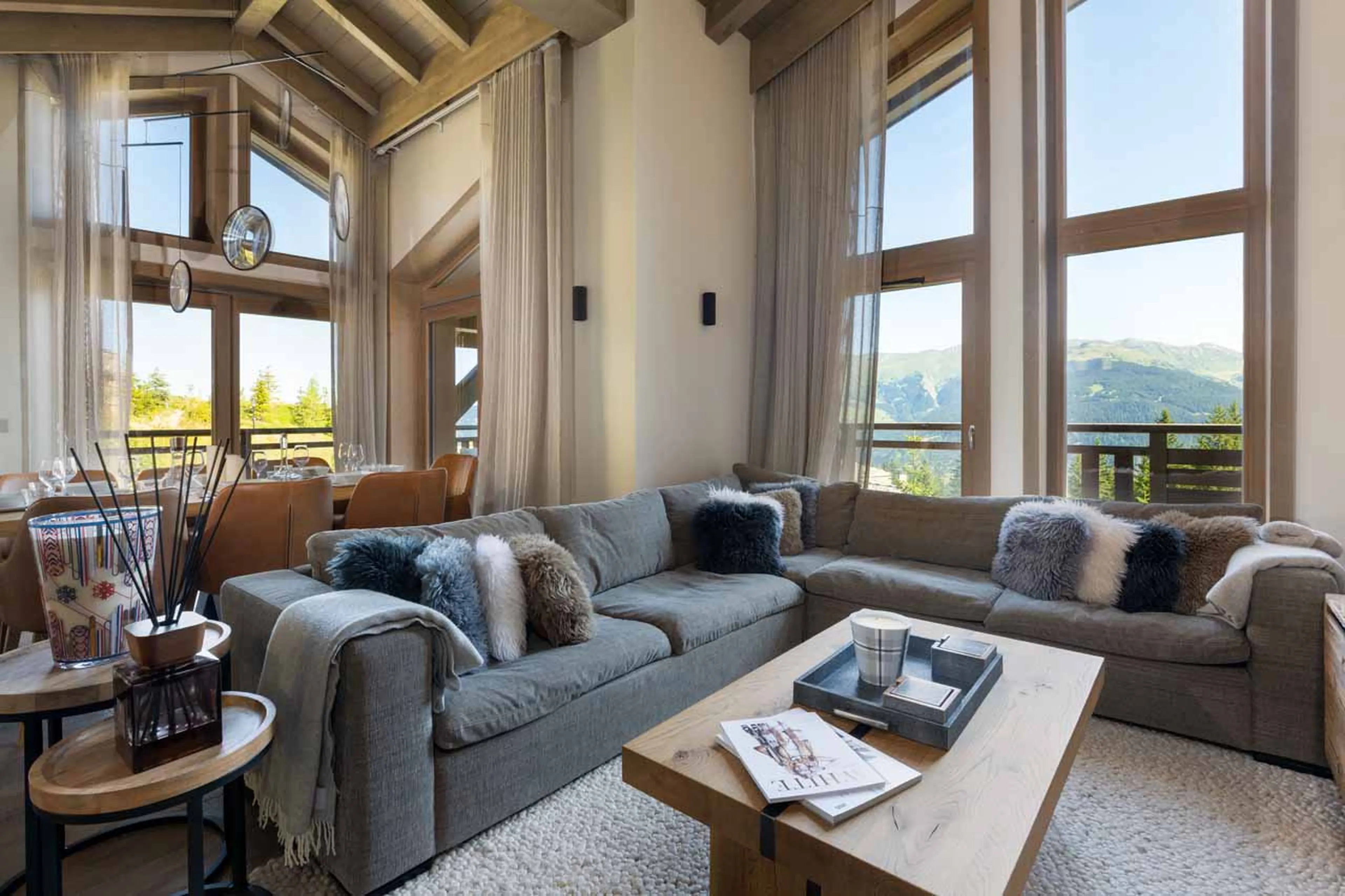 Living area at Chalet Ursus in Courchevel 1650