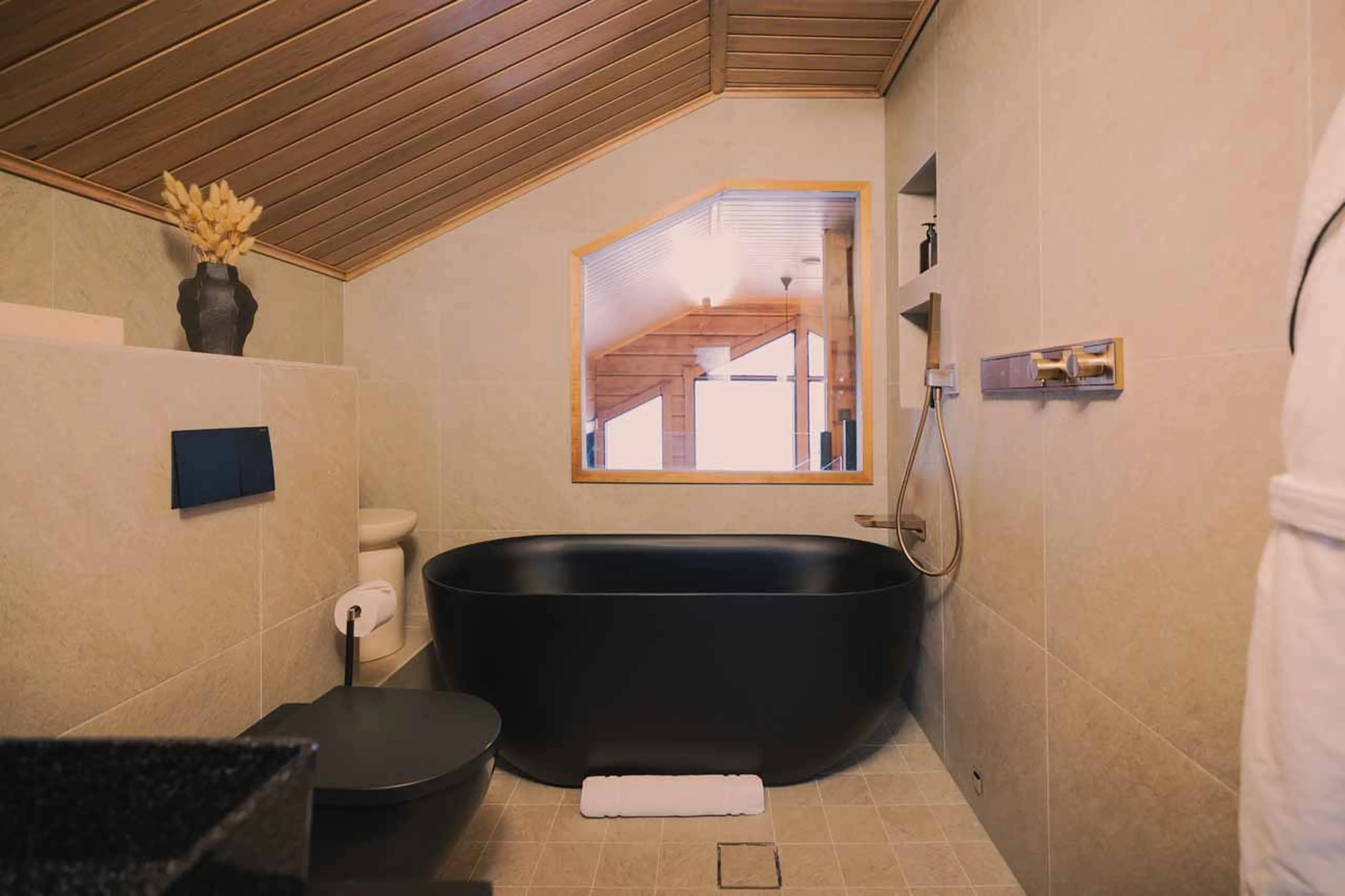 Bathroom five at Chalet Utsu in Levi, Finland