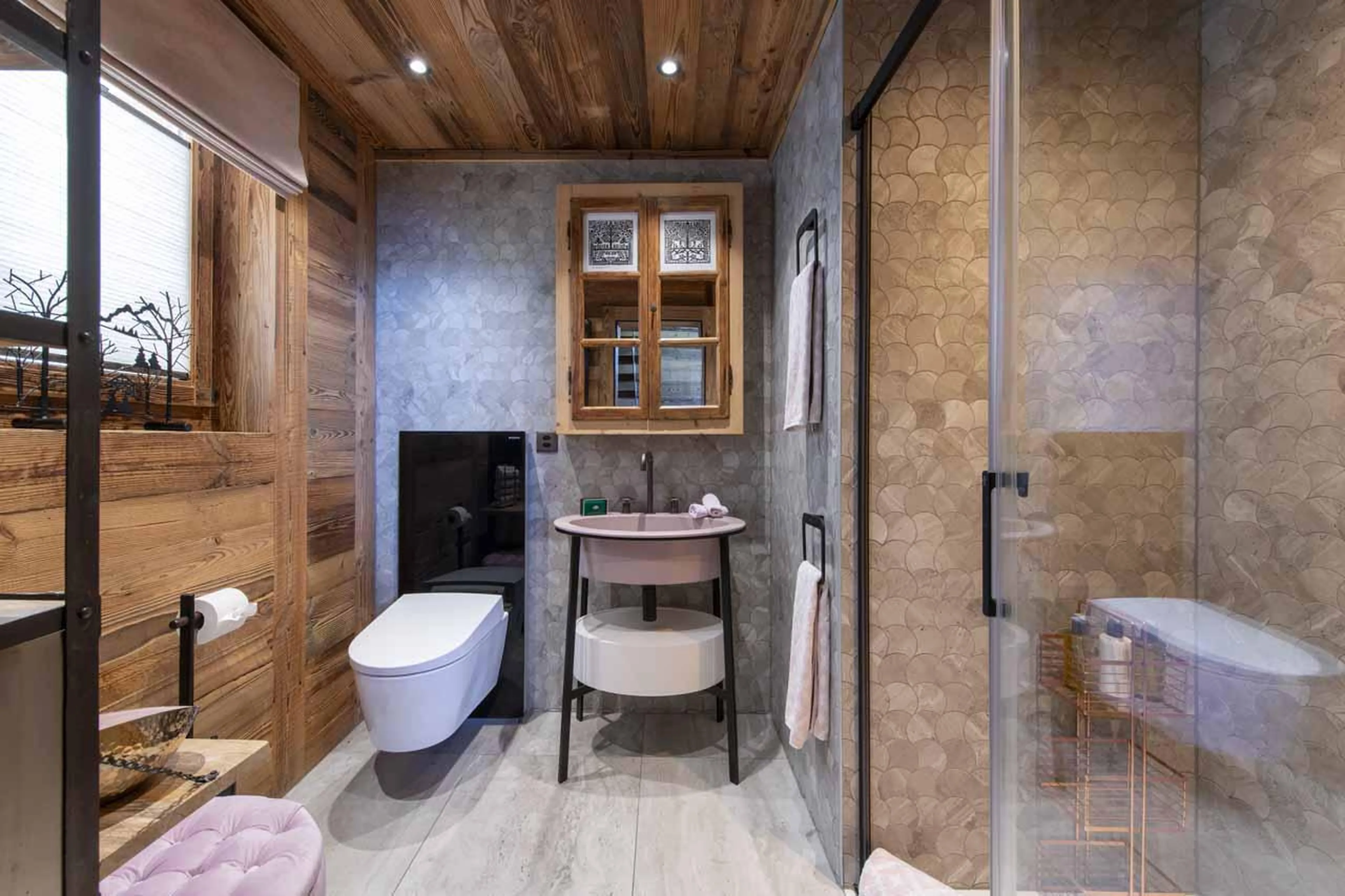 Shower room at Chalet V in La Tzoumaz