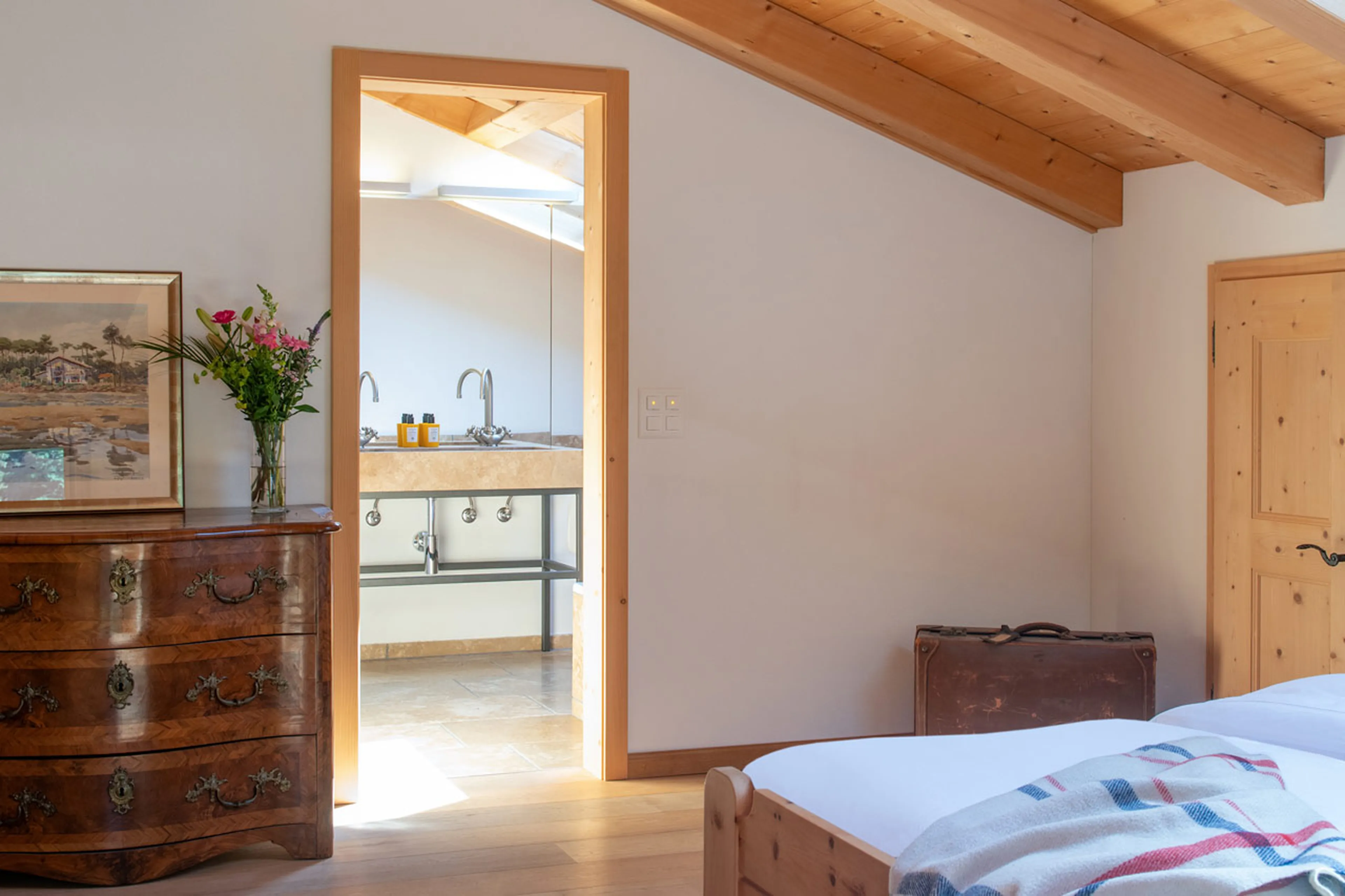 Bathroom entrance at Chalet Verbena in Klosters