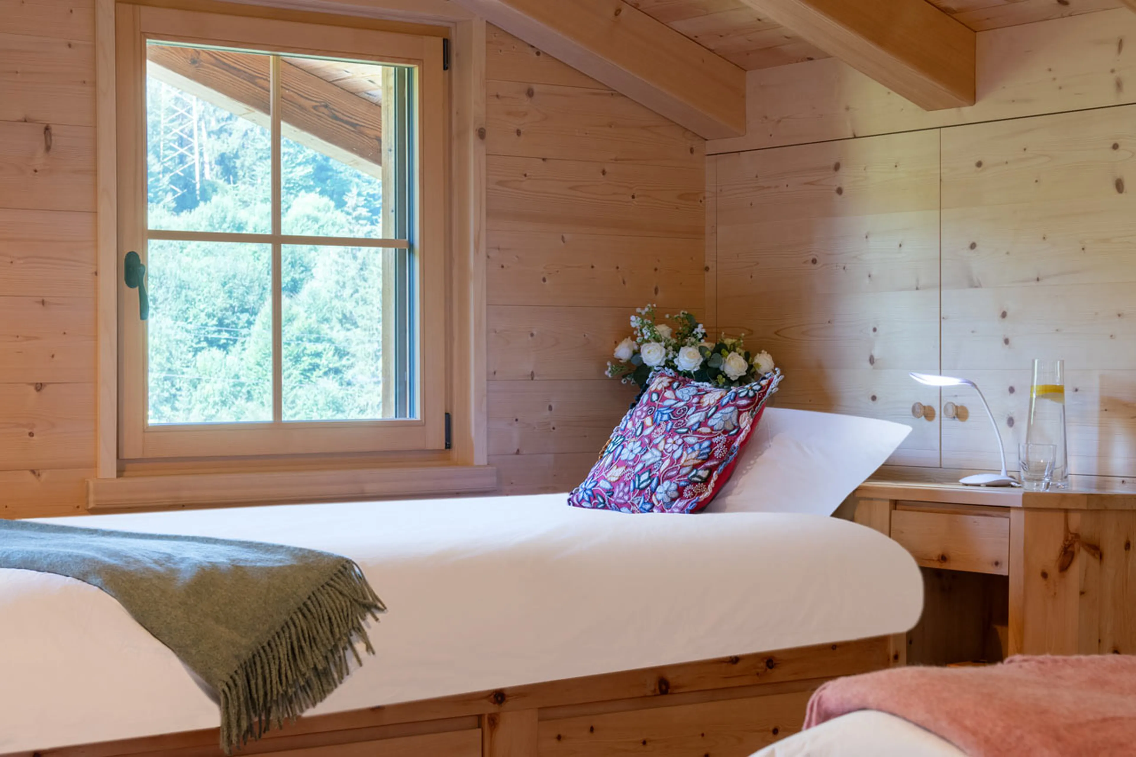 Twin bed at Chalet Verbena in Klosters