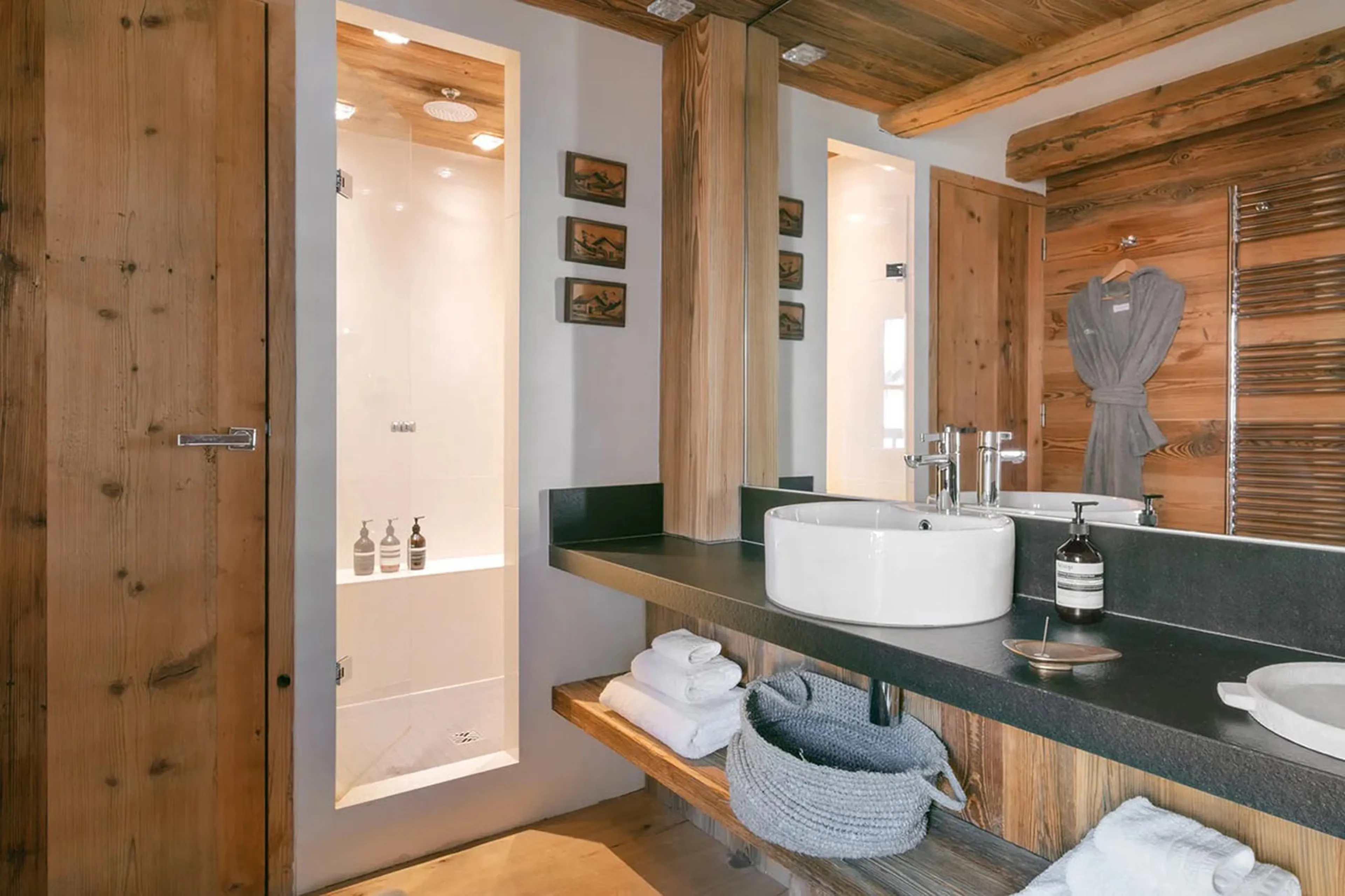 Shower five in Chalet Vieux Pont in Val d'Isere