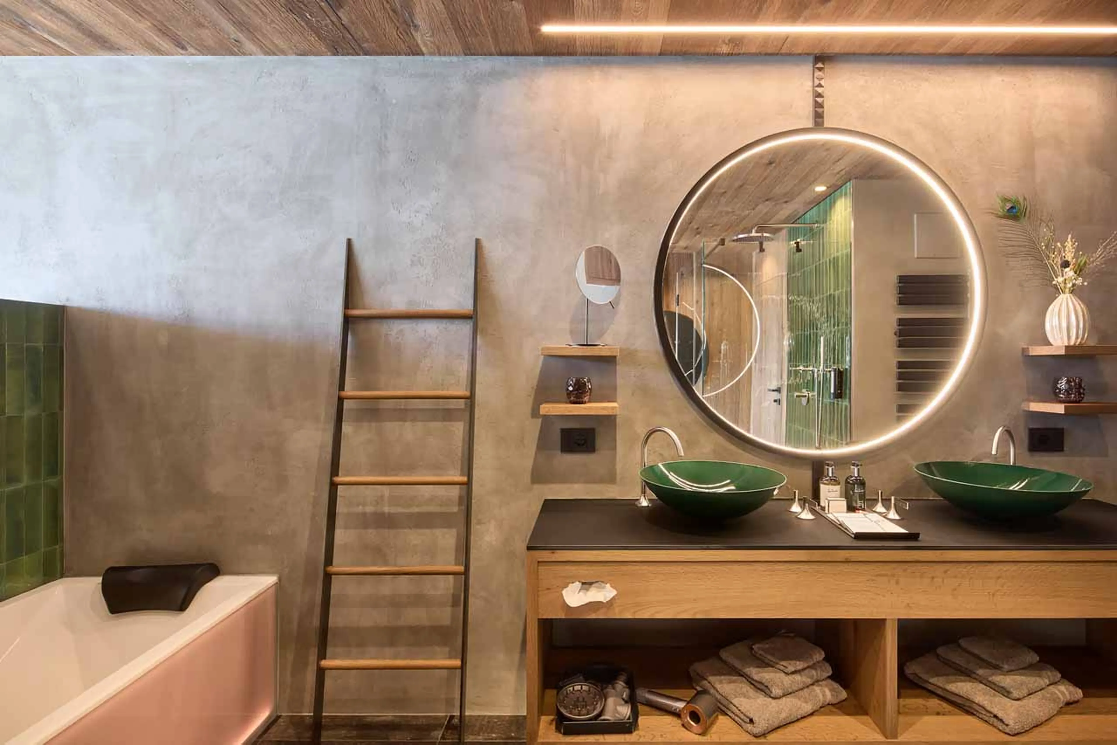 Bathroom one at Chalet Vilaiet in Val Gardena