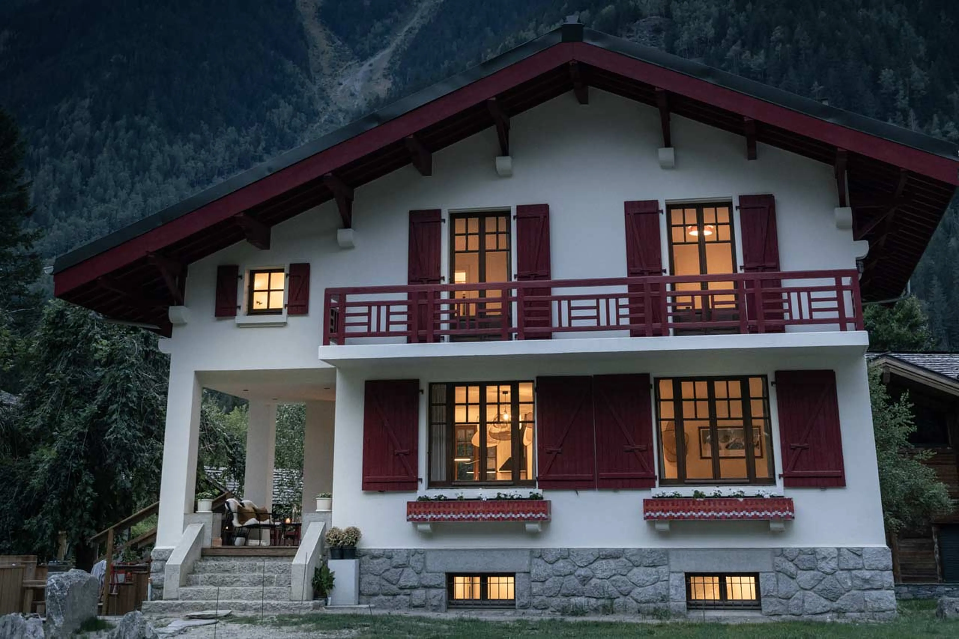 Exterior view of Chalet Le Volet Rouge in Chamonix