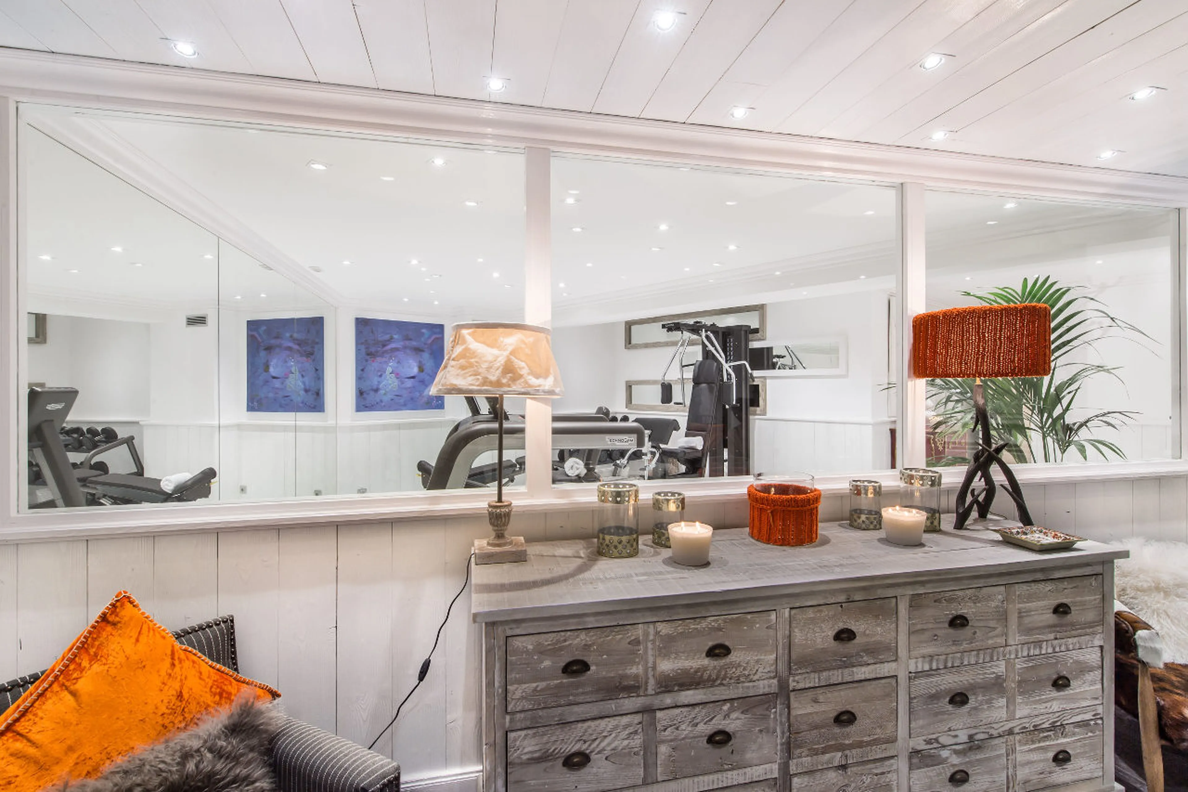 Ski room with boot heaters in Chalet White Dream in Courchevel 1850