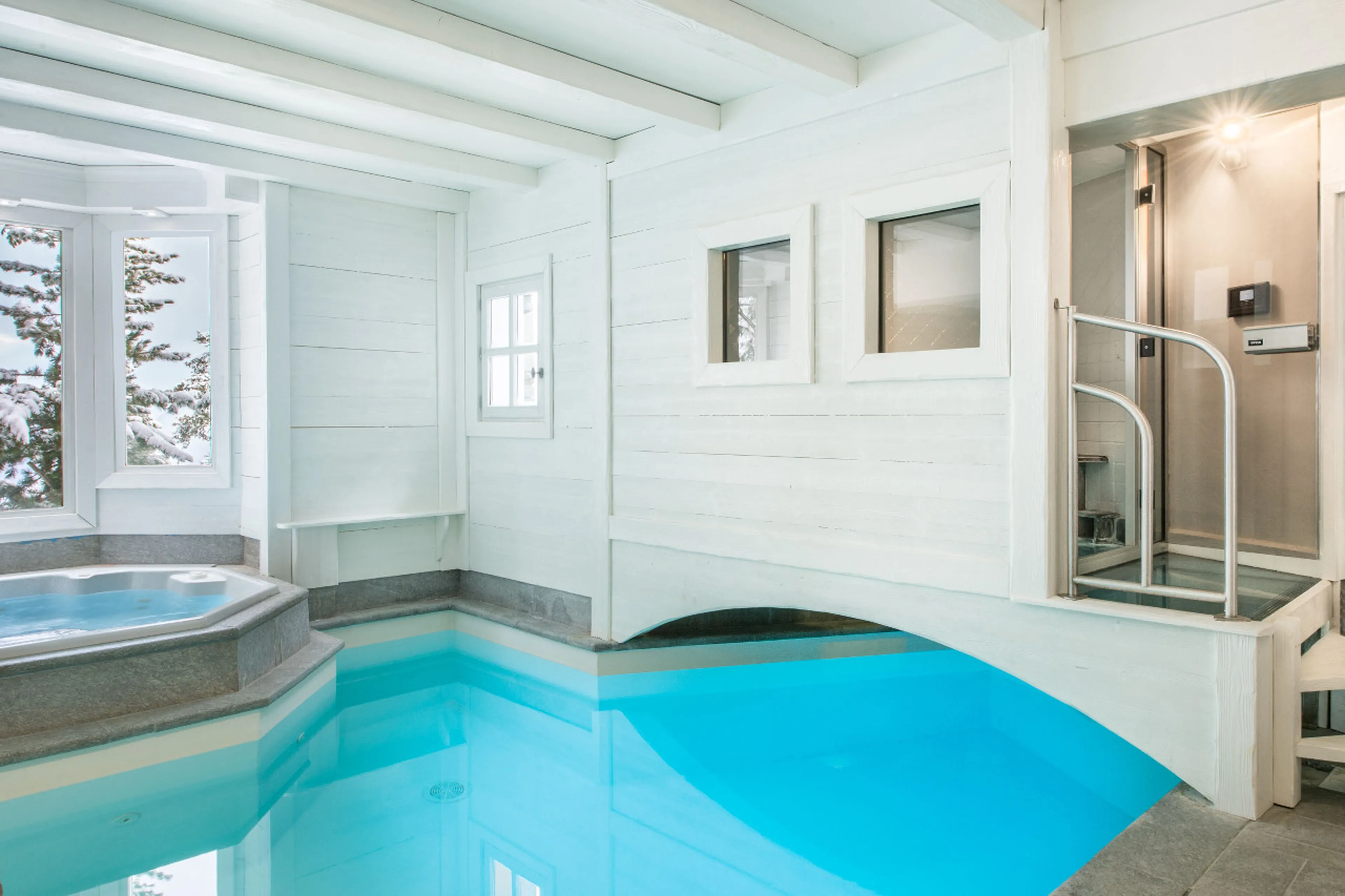 Hammam over the pool in Chalet White Dream in Courchevel 1850