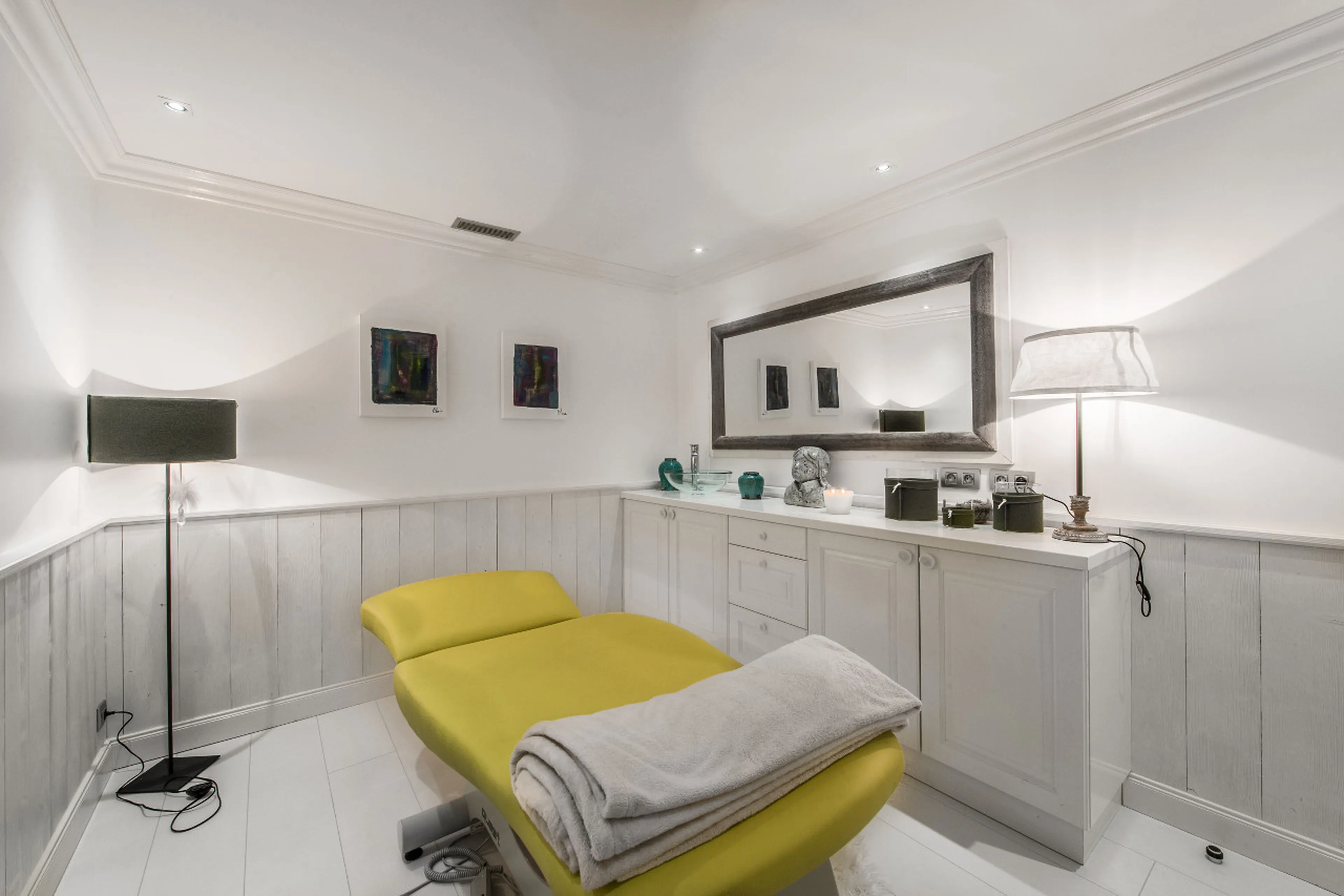 Massage room in wellness area of Chalet White Dream in Courchevel 1850