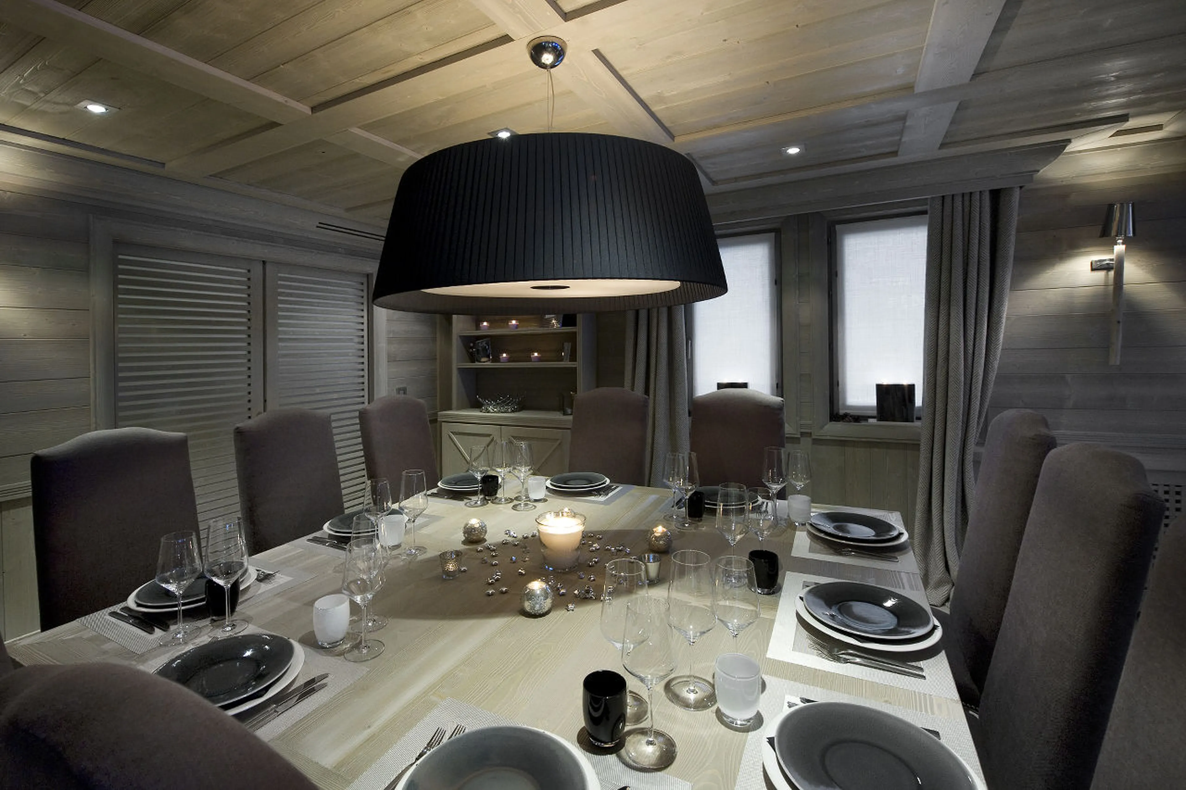 Large dining table seating 10 in Chalet White Pearl in Val d’Isere