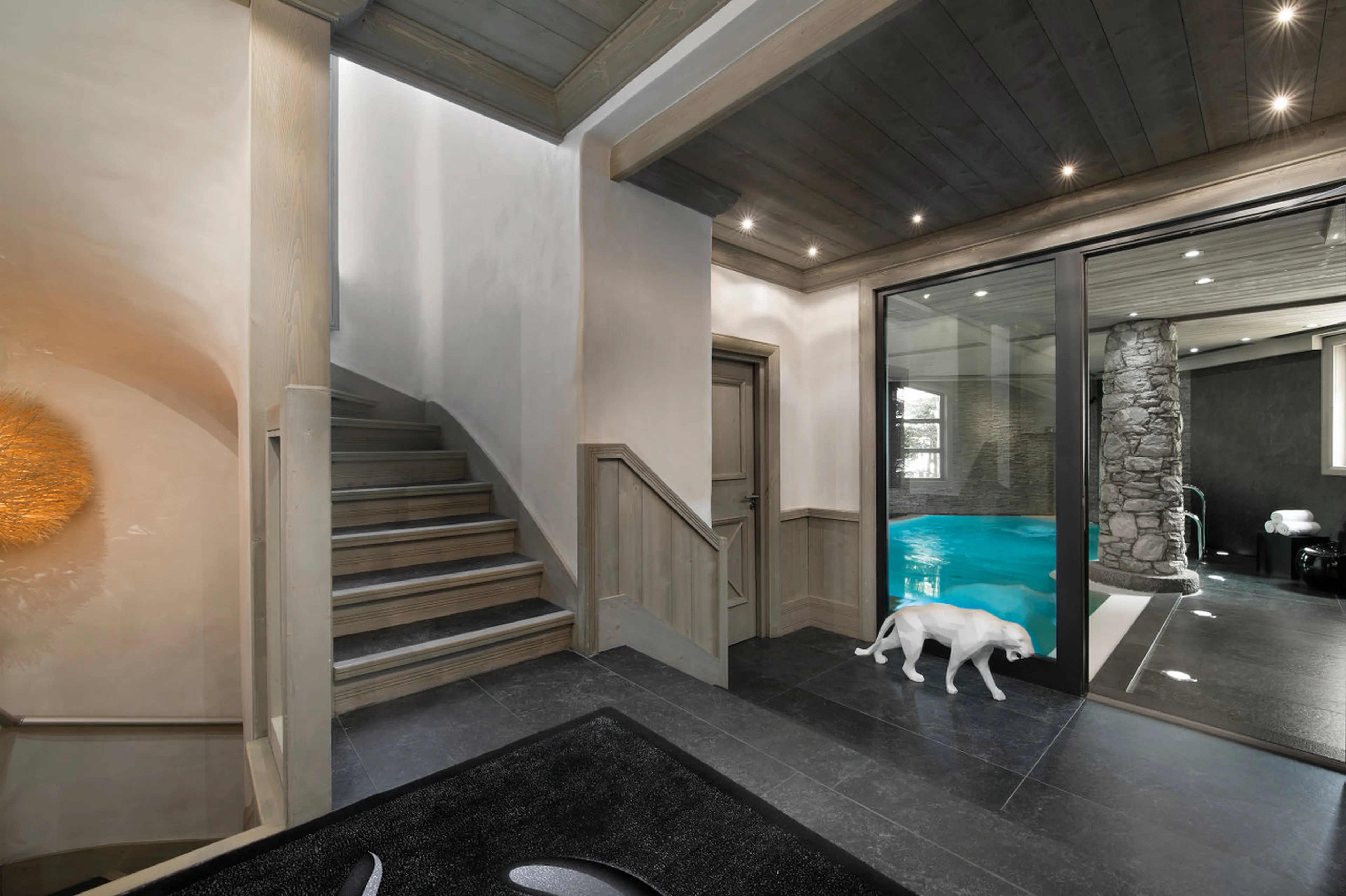 Spa with pool on ground floor of Chalet White Pearl in Val d’Isere