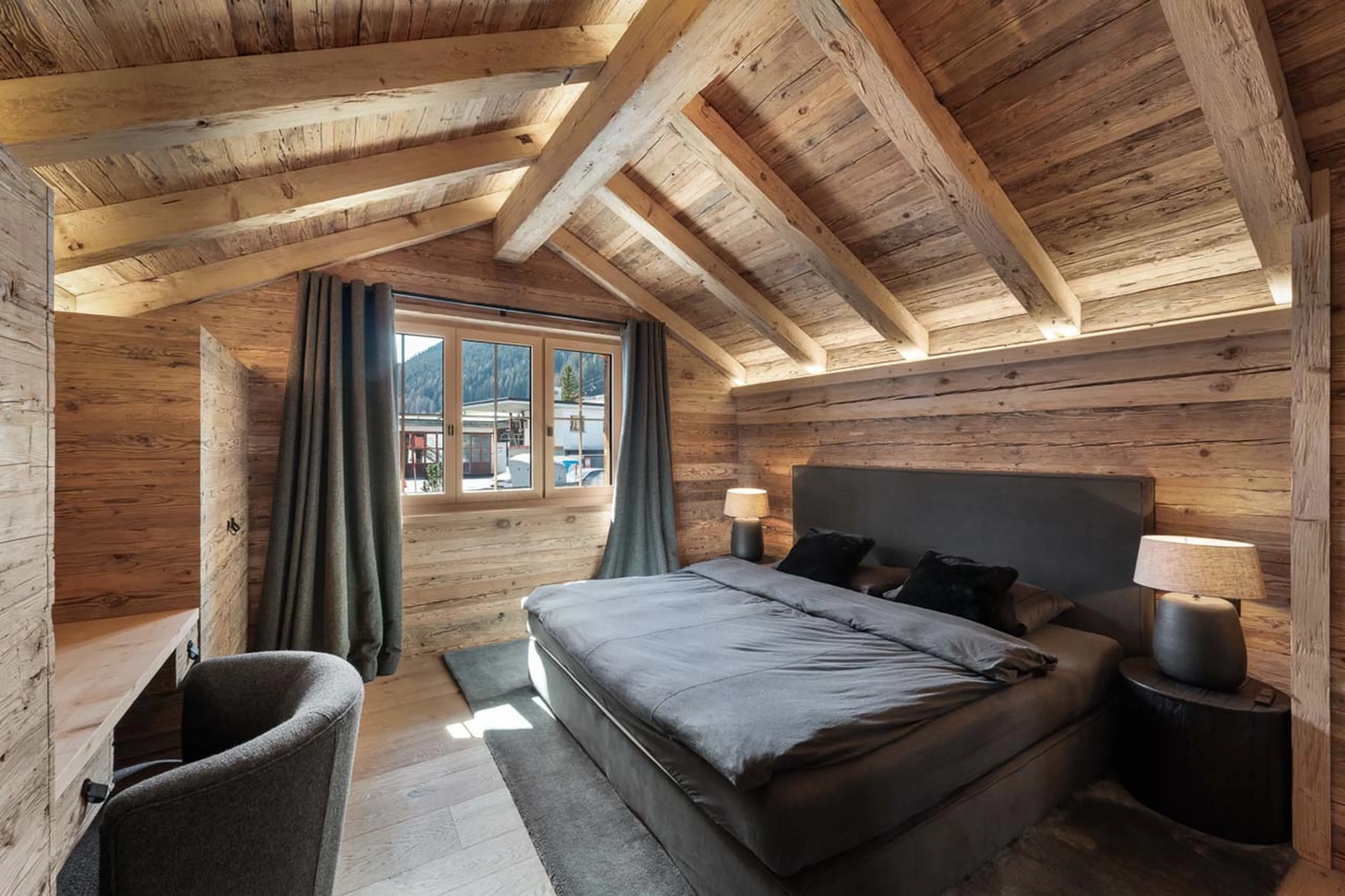 Double bedroom in Chalet Wood, Davos