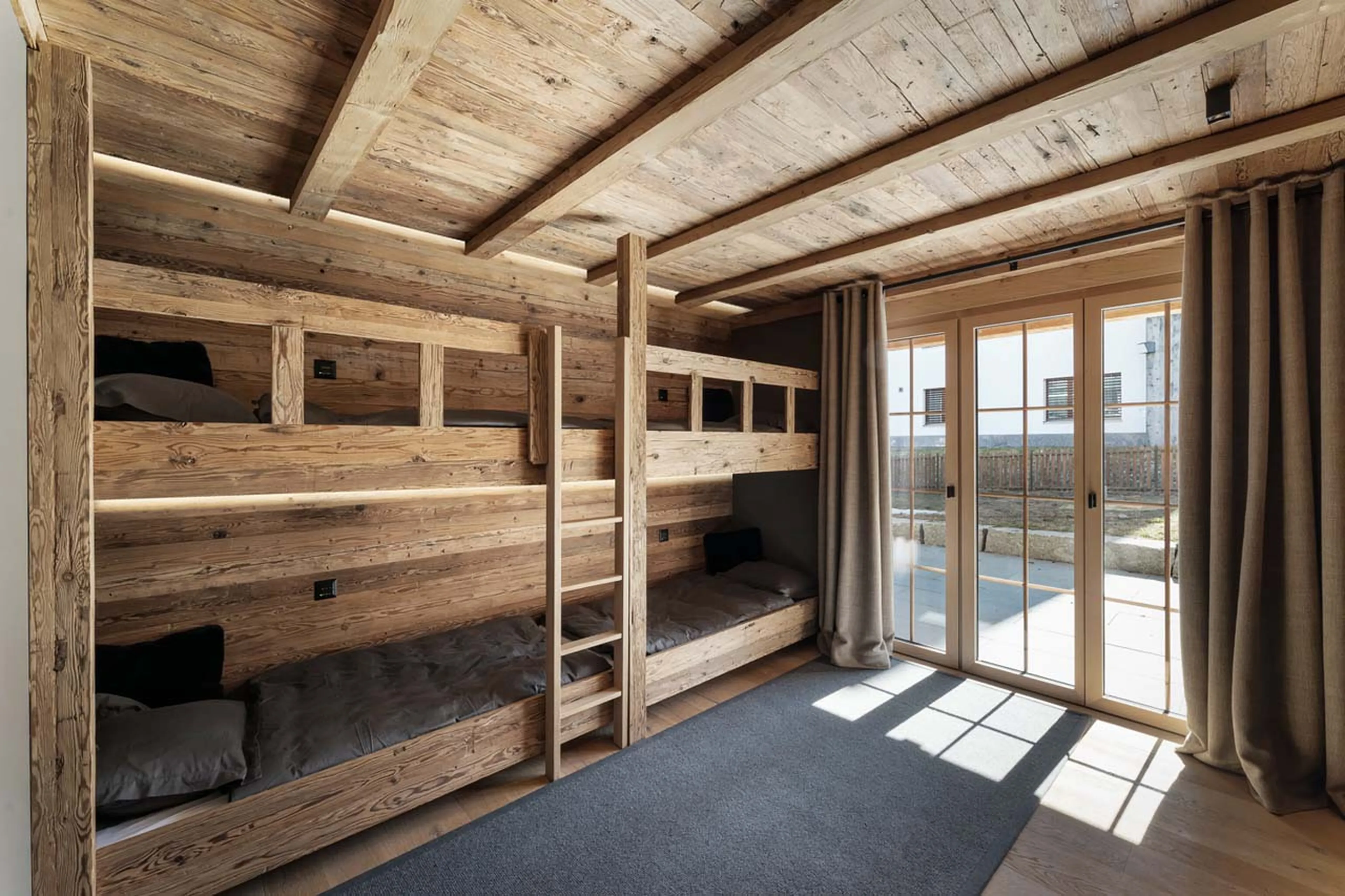 Bunk bedroom in Chalet Wood, Davos