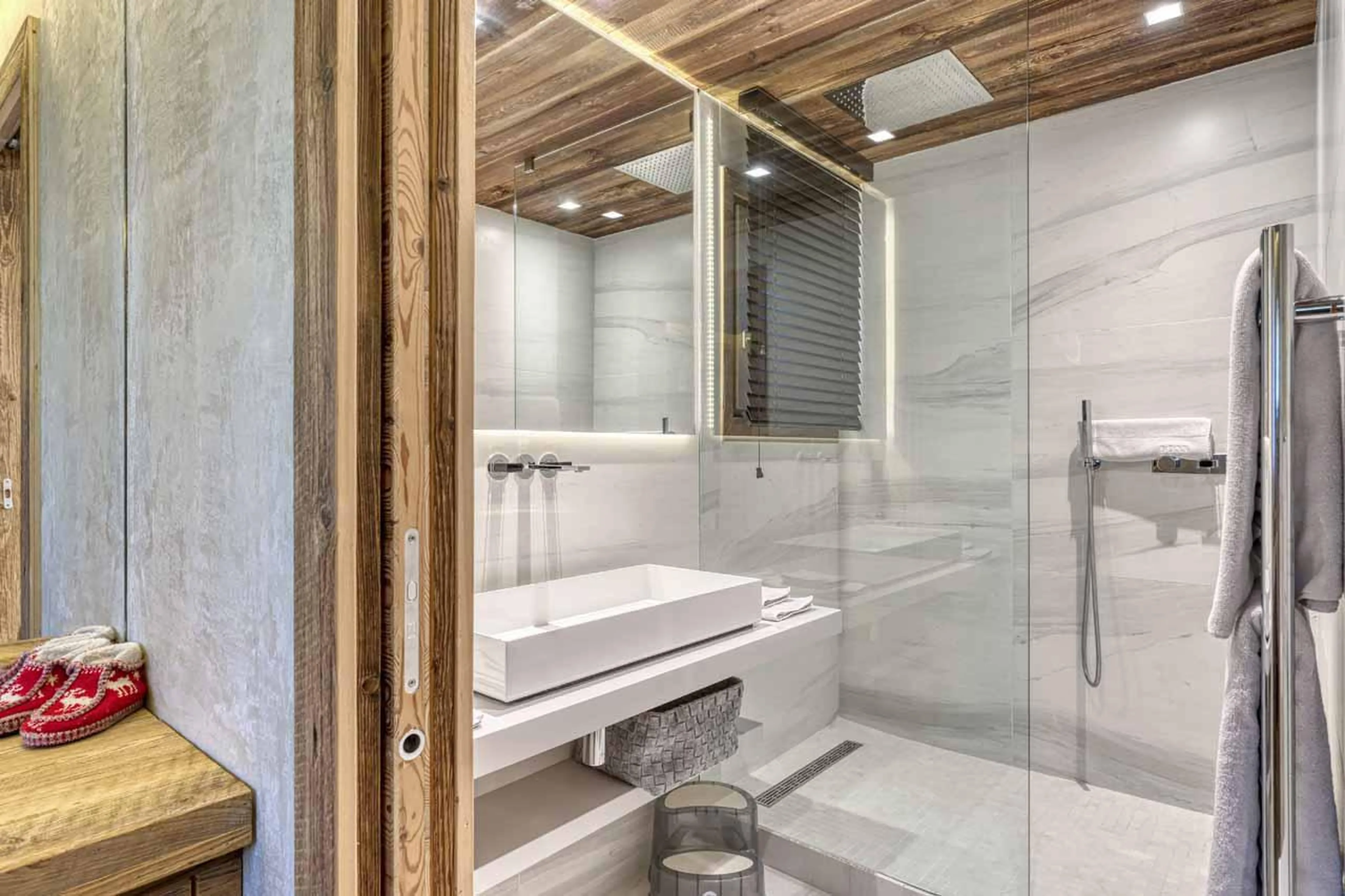 Shower room four at Chalet Yeti in Megeve