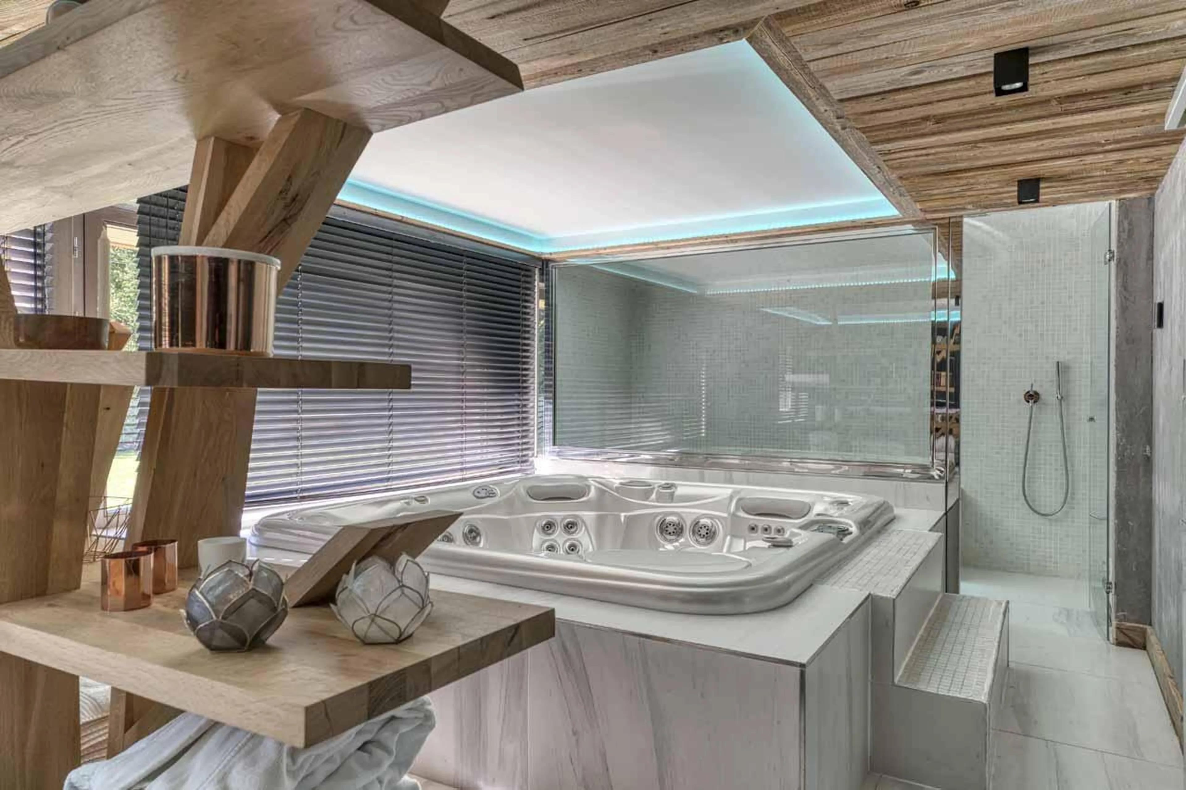 Jacuzzi at Chalet Yeti in Megeve