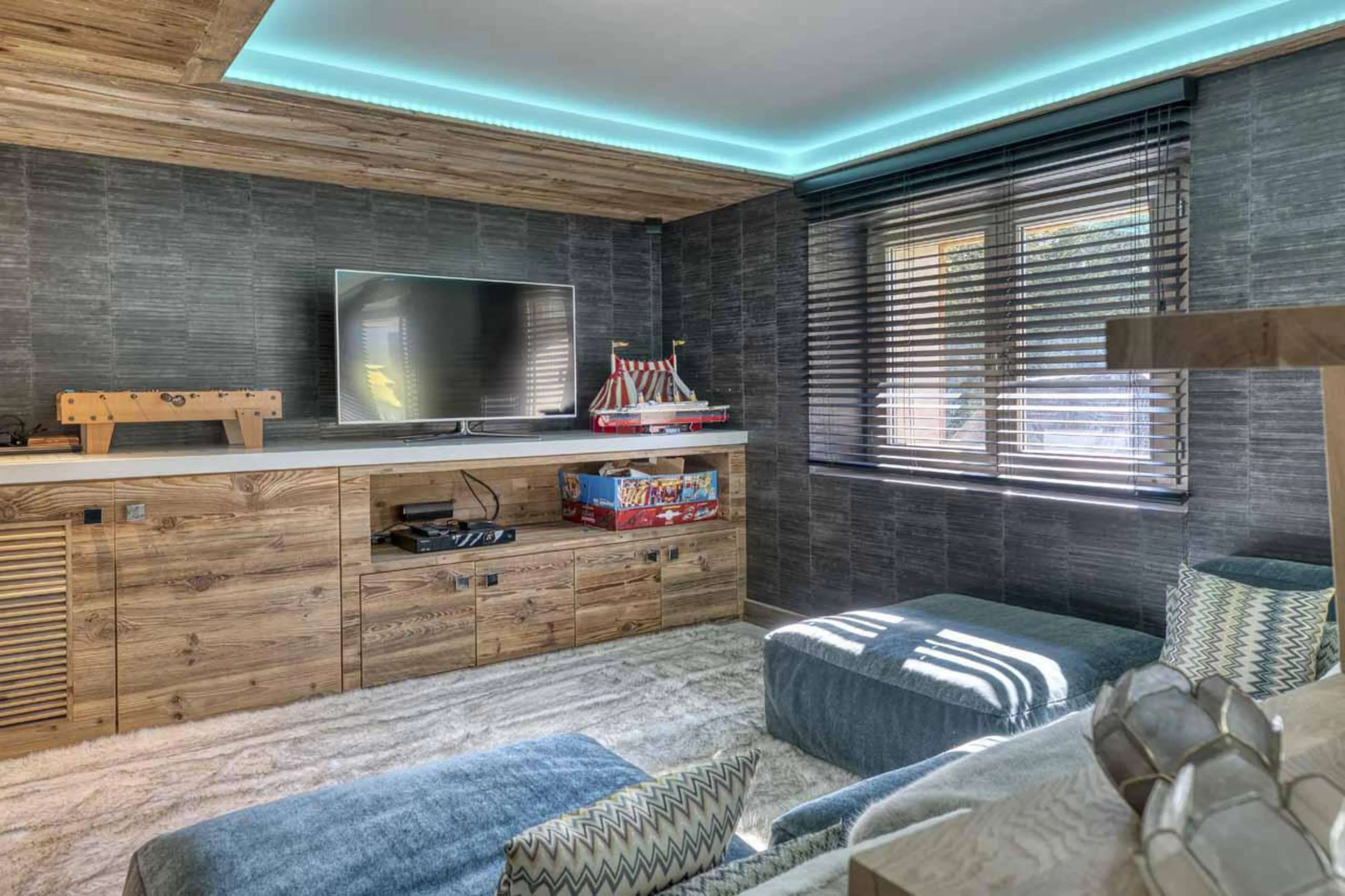 TV corner at Chalet Yeti in Megeve