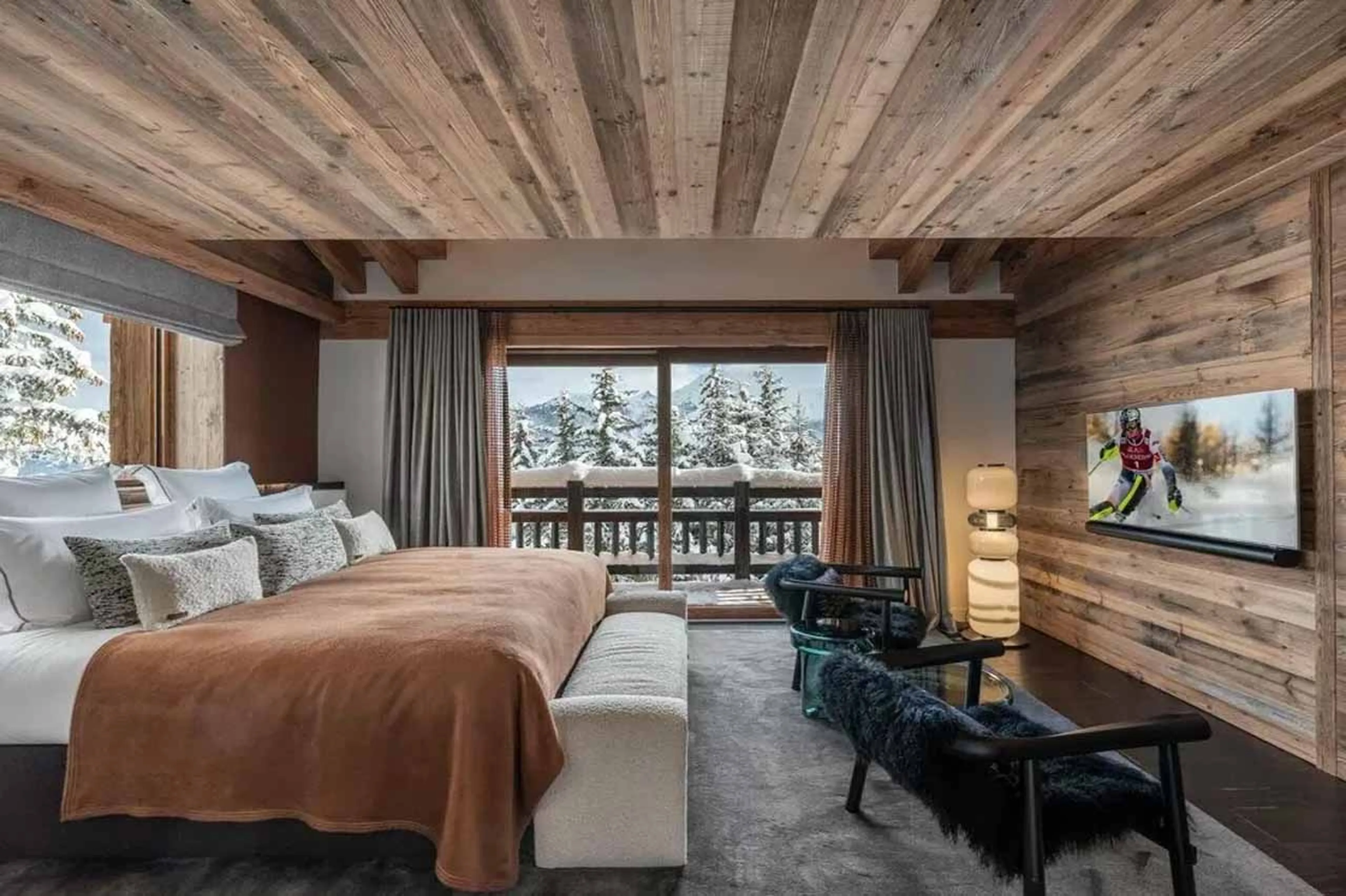 Bedroom 2 TV at Chalet Yin & Yang in Courchevel 1850