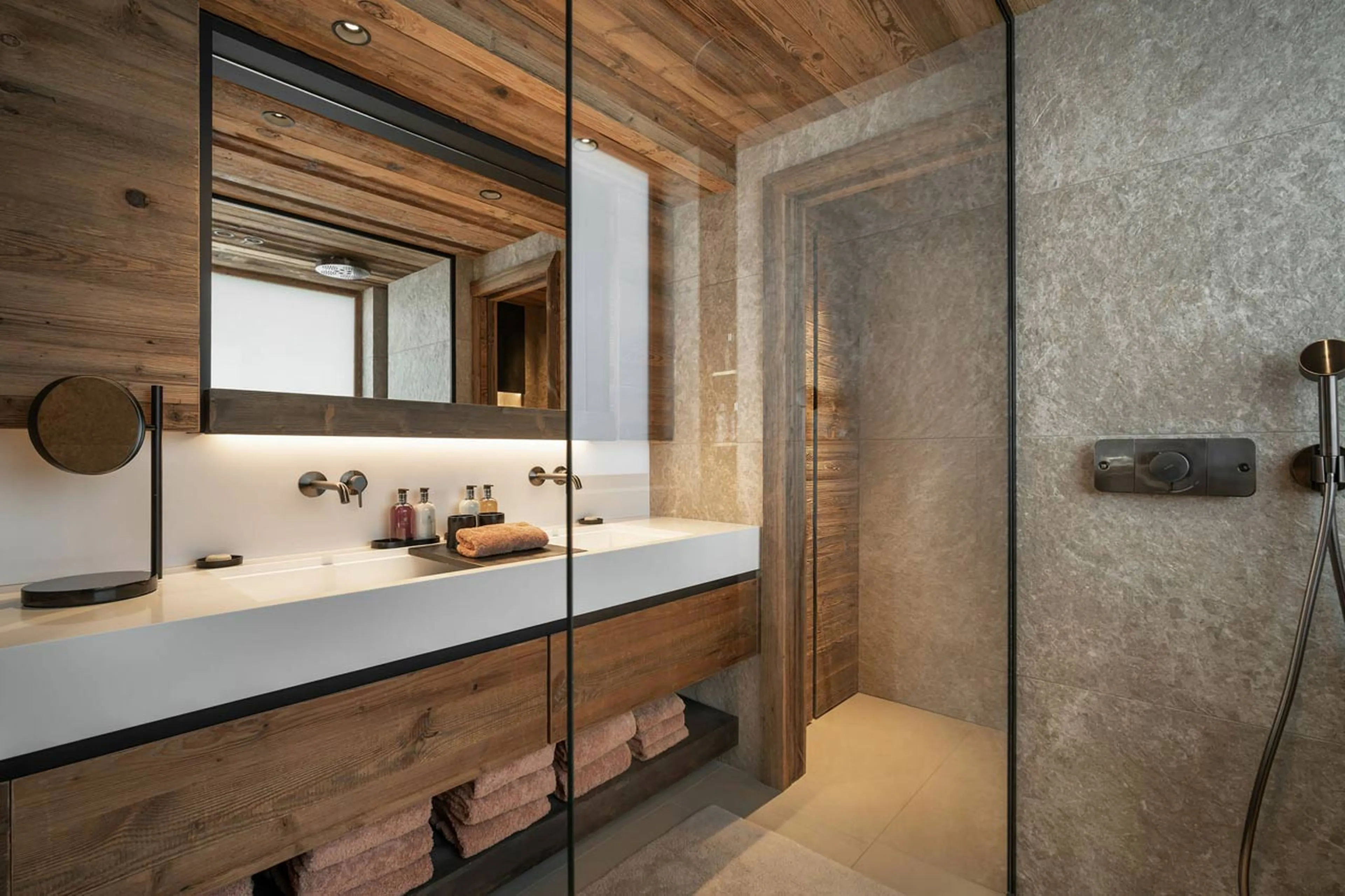 Bedroom 3 ensuite at Chalet Yin & Yang in Courchevel 1850