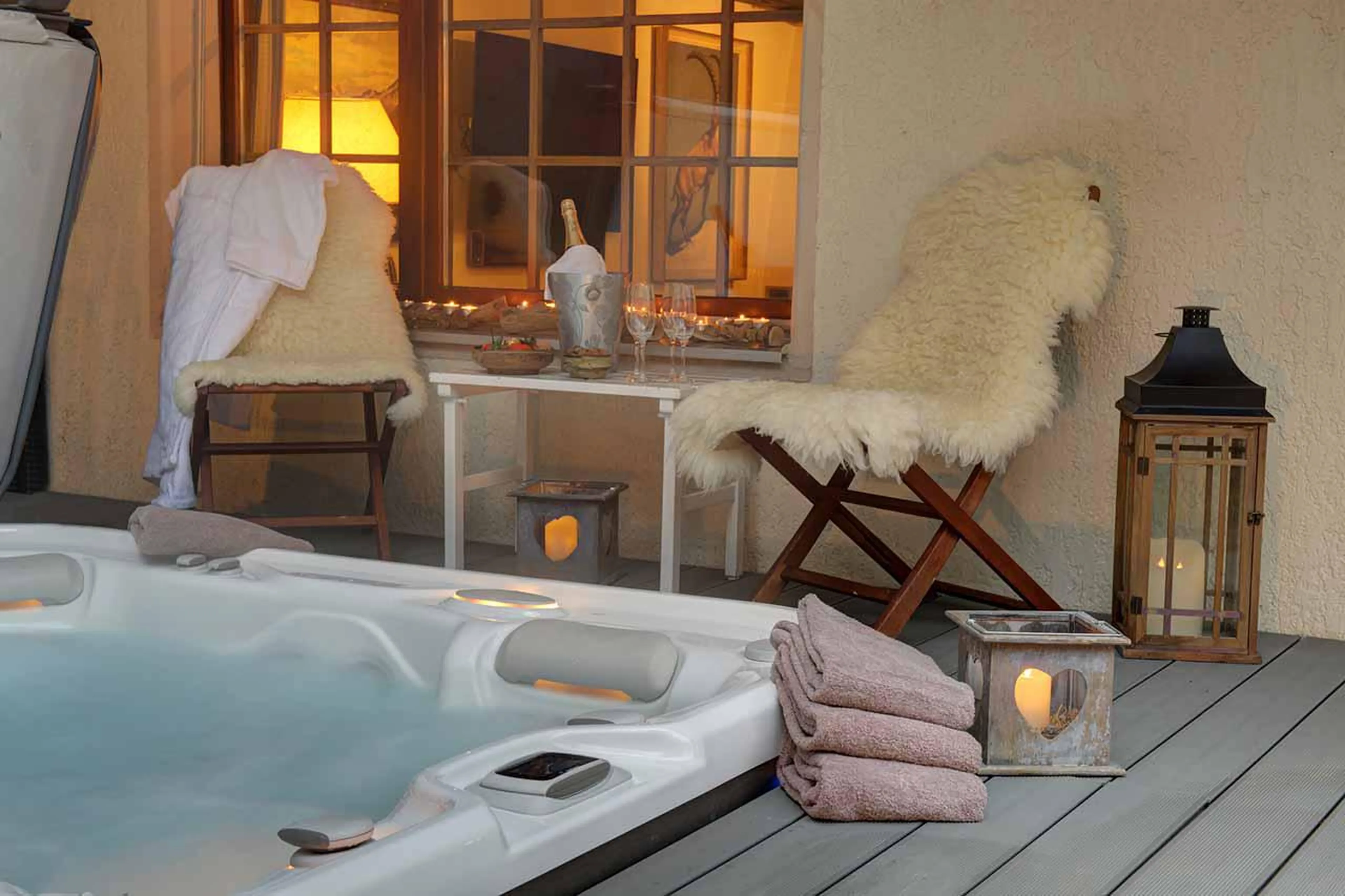 Outdoor hot tub at Chalet Zen in Zermatt