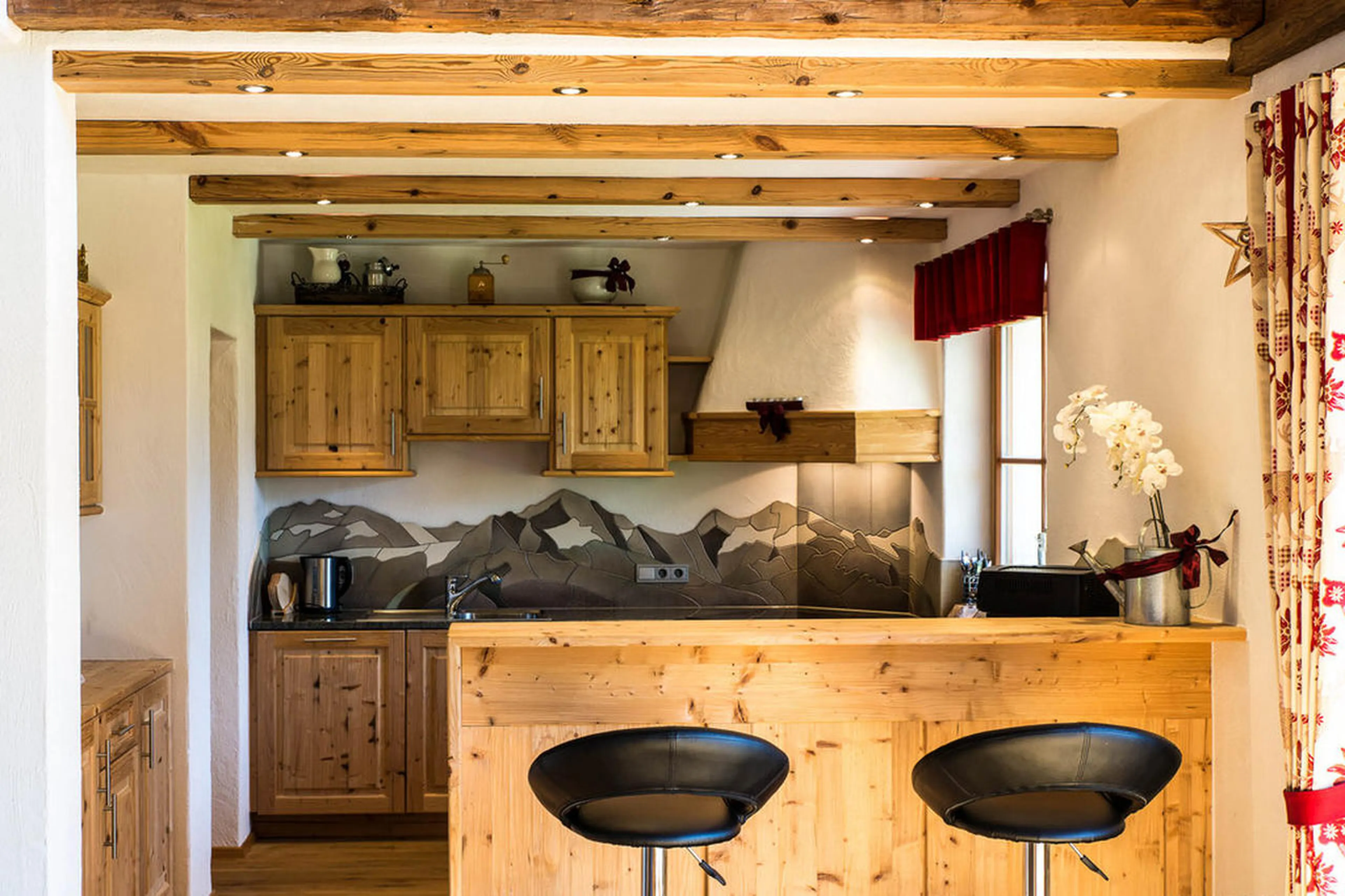 Fully equipped open-plan kitchen in Chalet Ziller in Zillertal