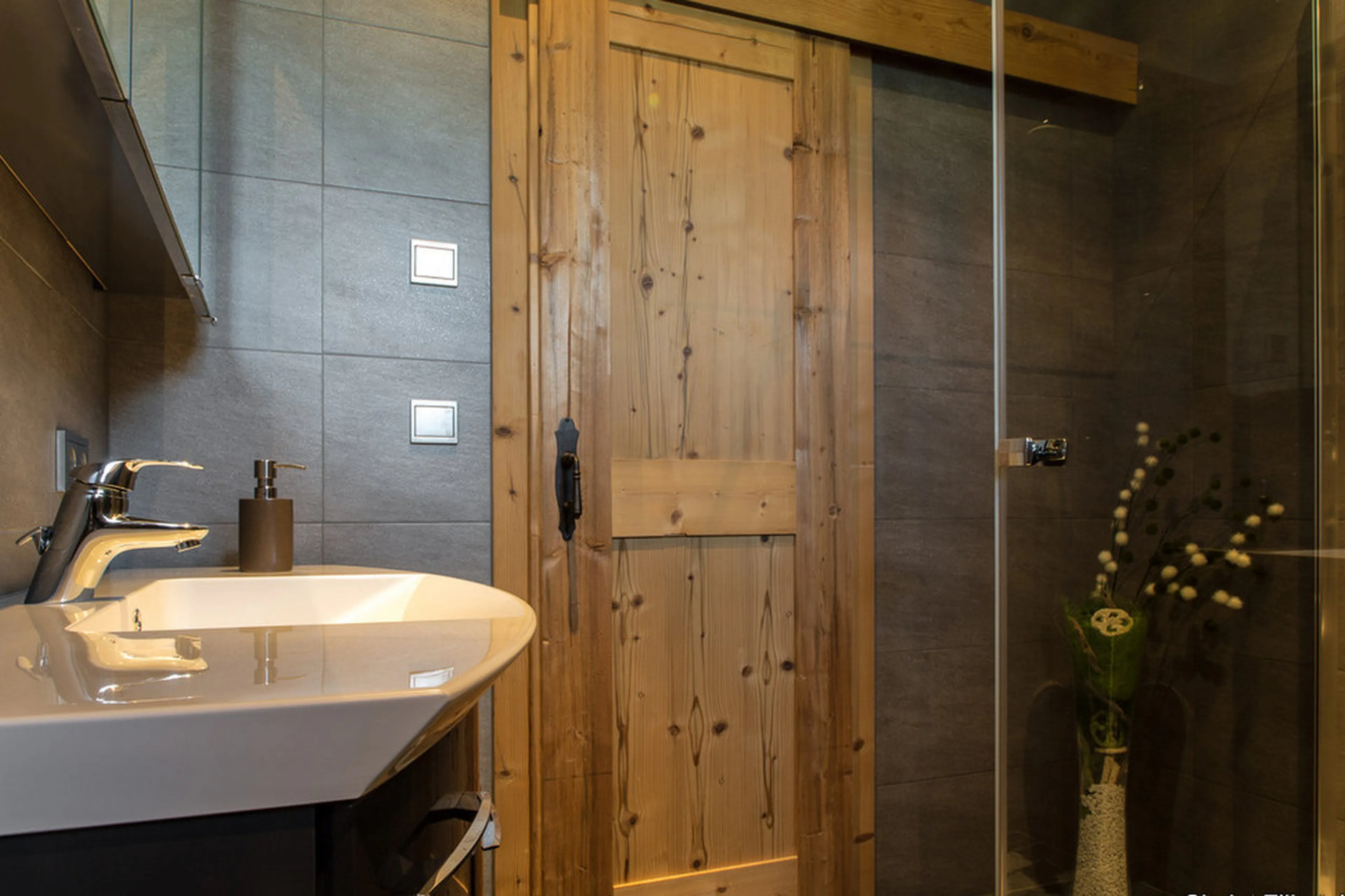 Shared shower room in Chalet Ziller in Zillertal