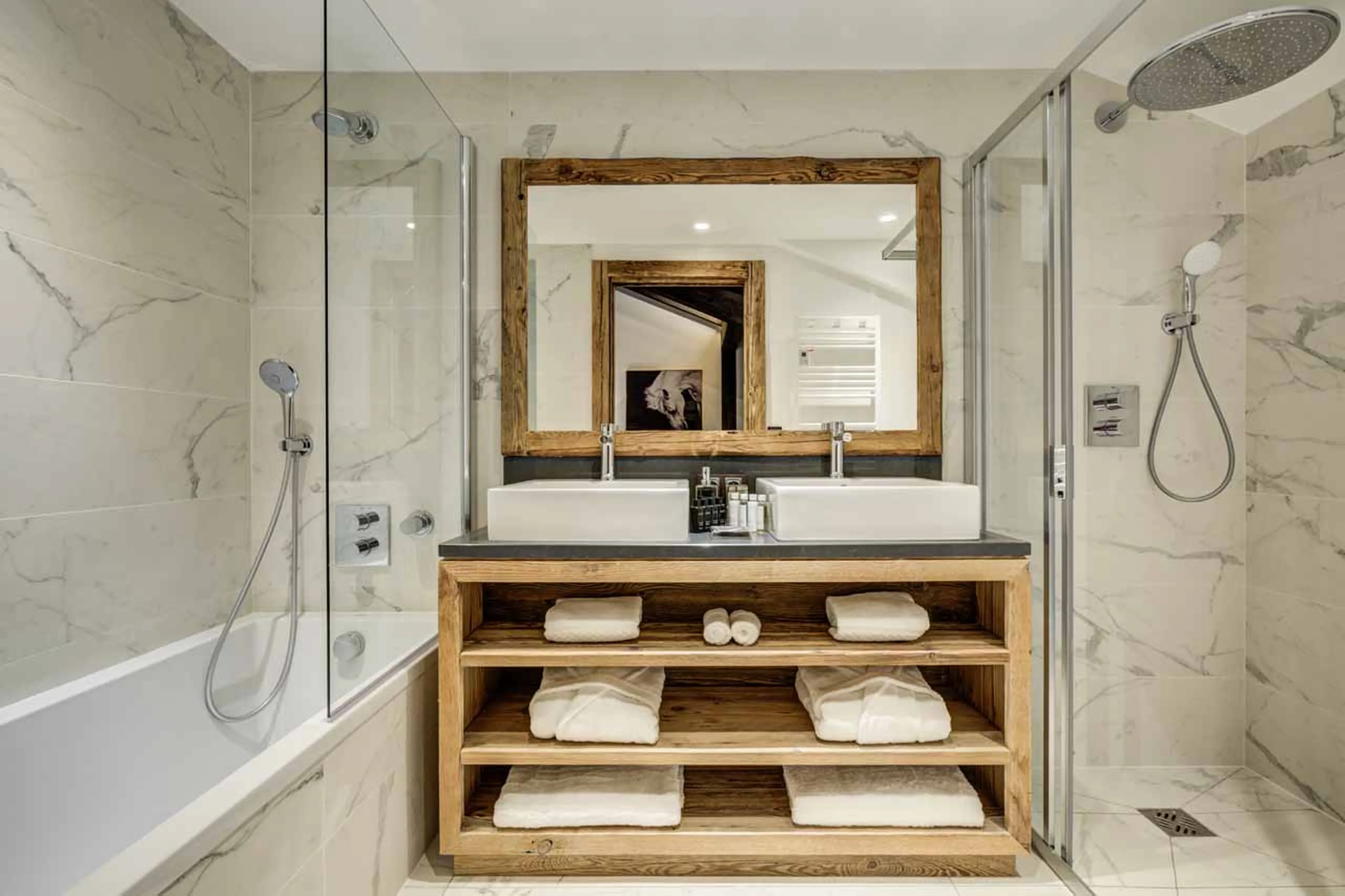 Master bathroom at Chez Bugi in St Martin de Belleville