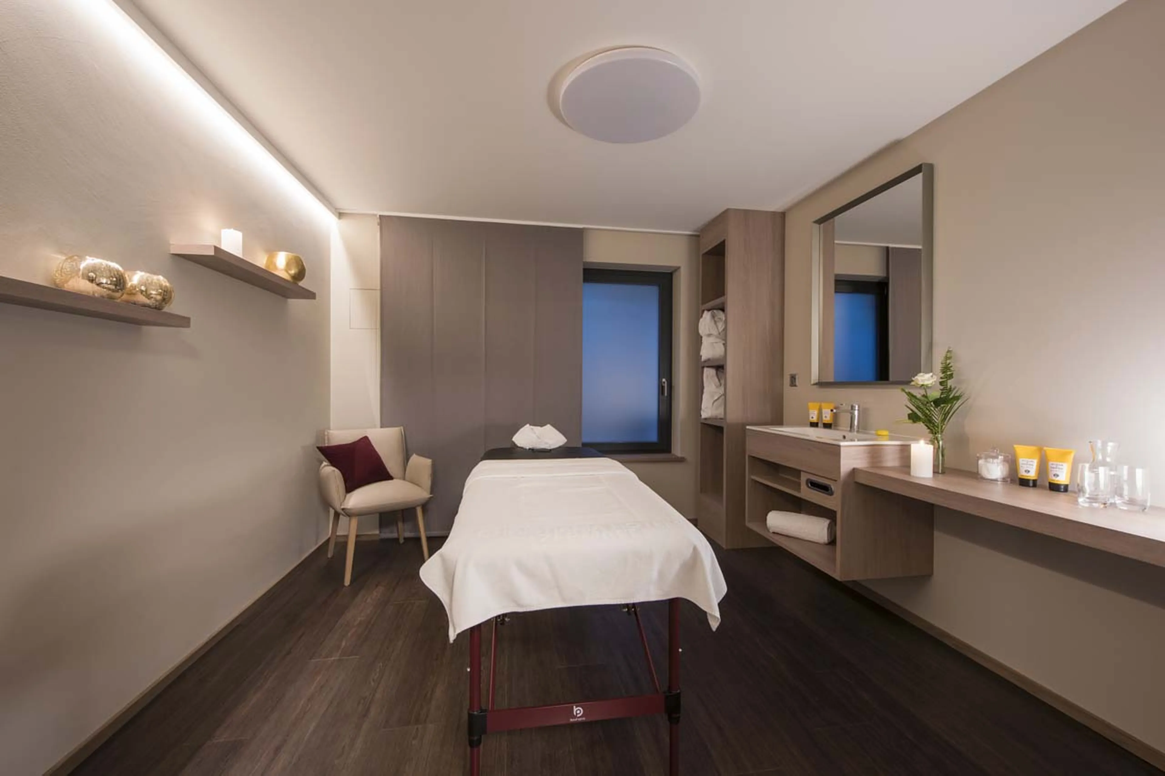 Massage table at Christiania 1 Apartment in Zermatt