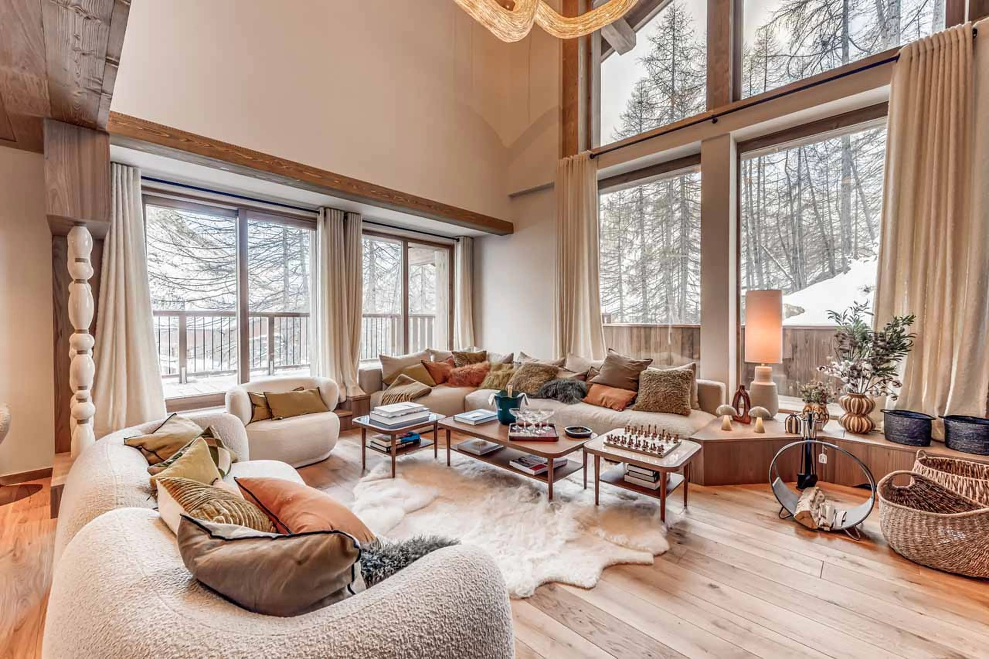 Living area in Chalet des Legendes, Val d'Isere