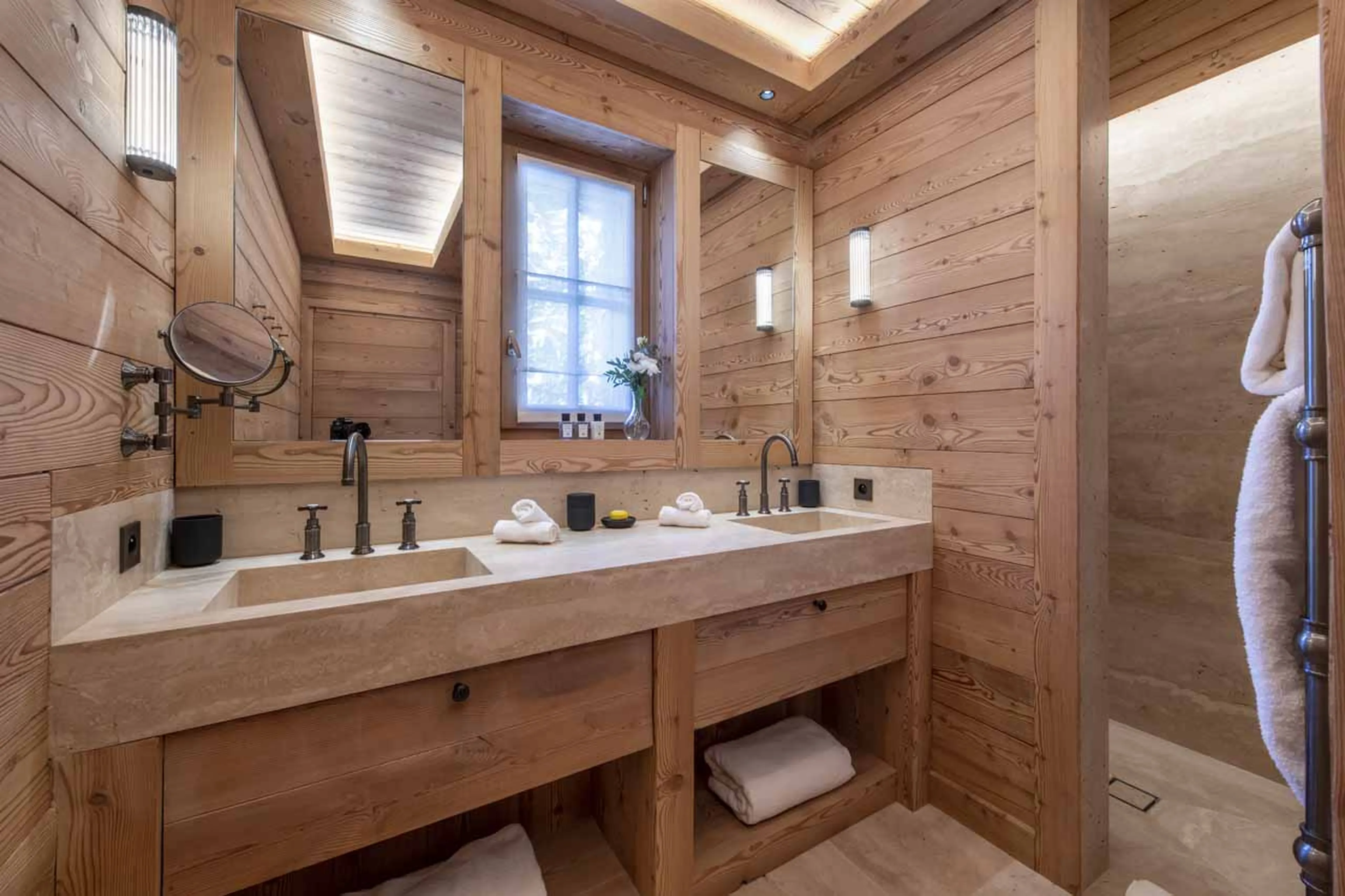 En-suite shower room at Chalet Domaine de l'Orme in Meribel