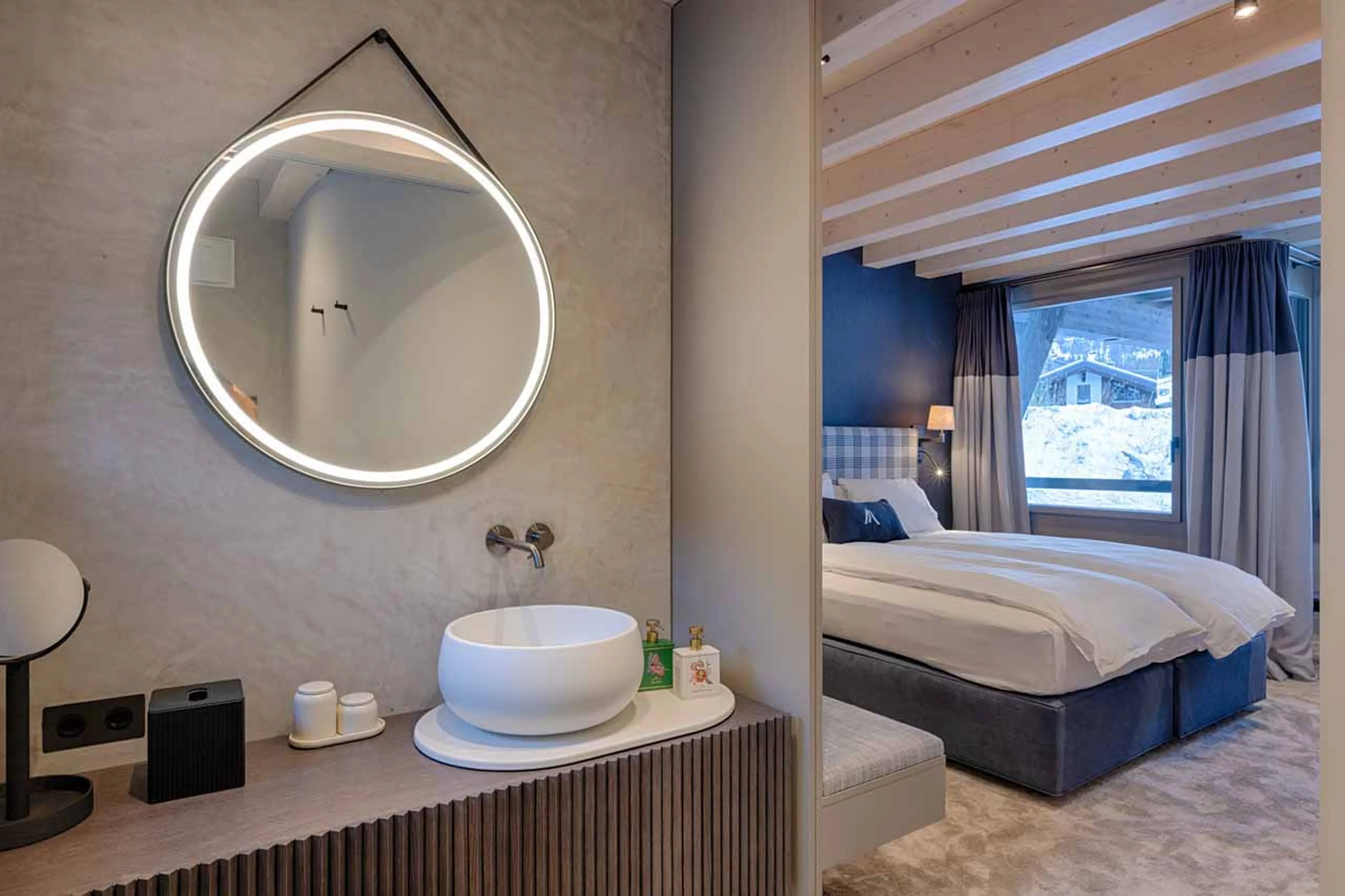 Bedroom 5 en-suite at Dufourspitz Lodge in Zermatt
