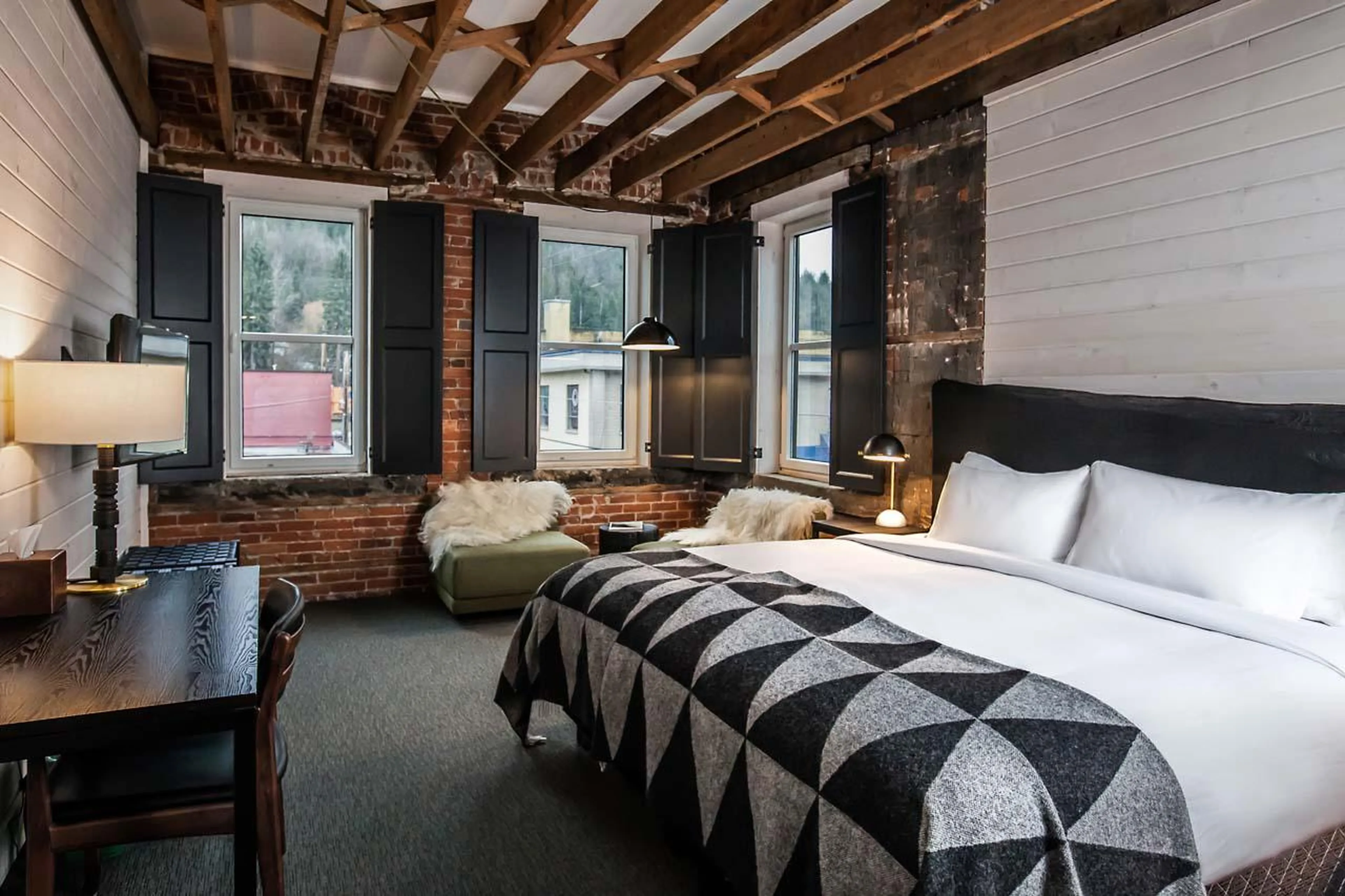 Engelmann Room at Eleven Revelstoke Lodge