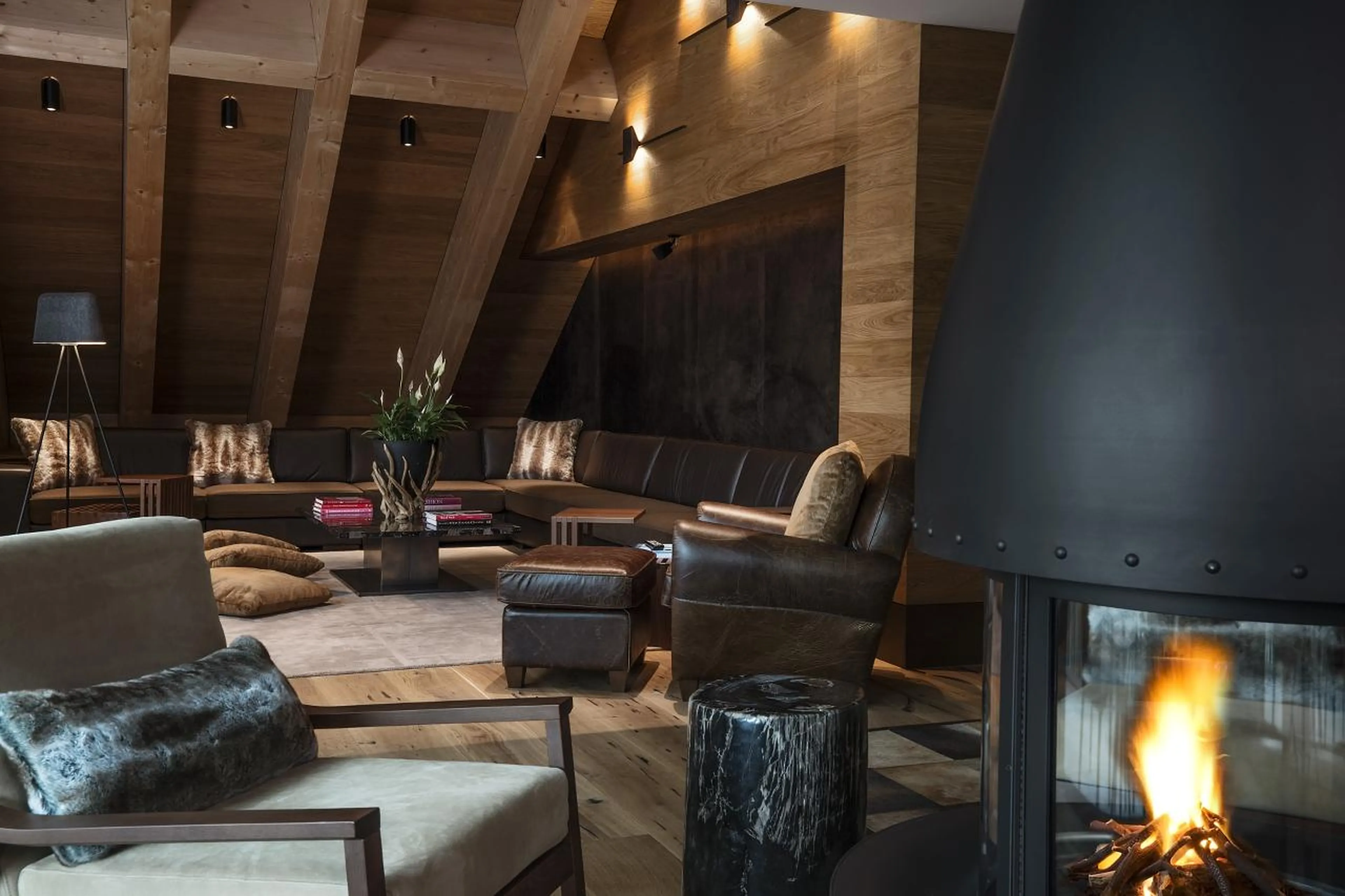 Comfortable seating in Furka Suite in Andermatt