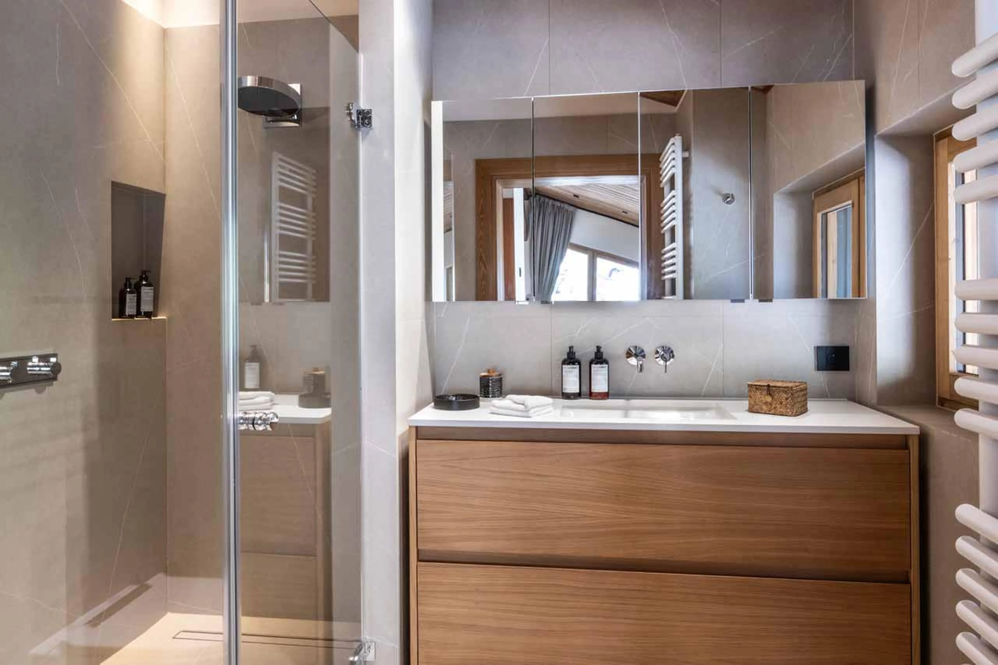 En-suite shower room at Granite Mountain Lodge in Chamonix