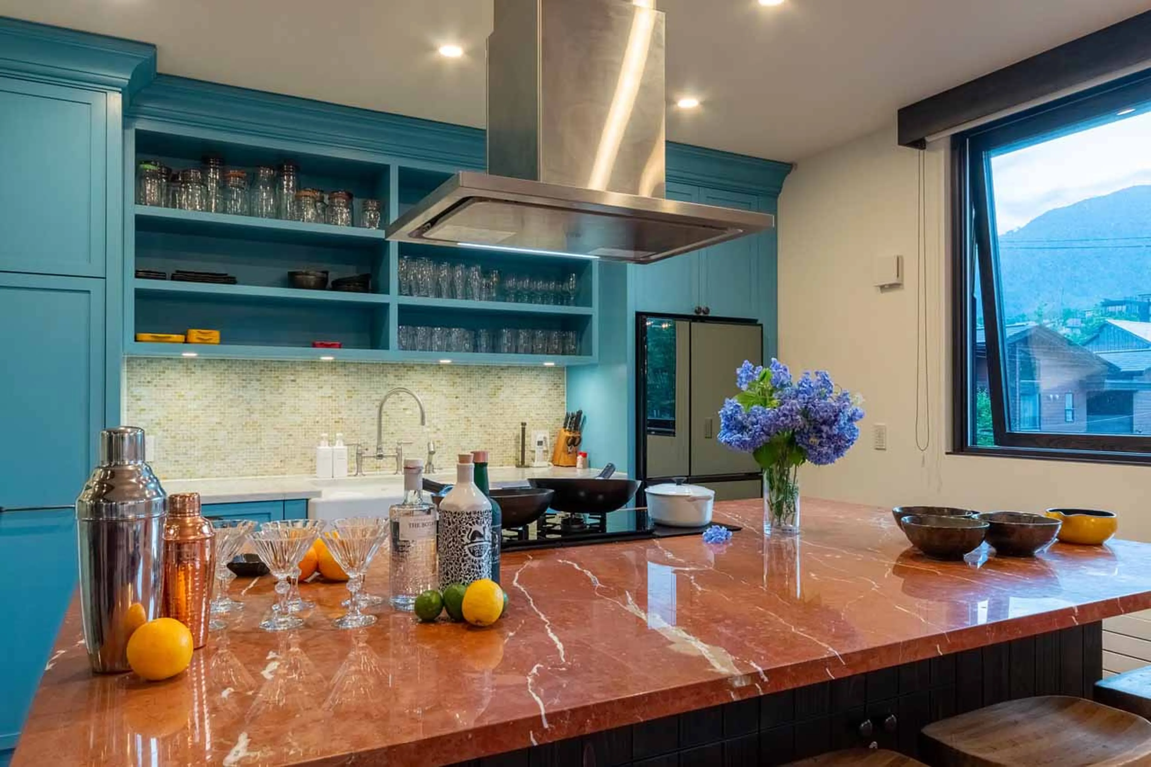 Kitchen breakfast bar at Gustav's Hideaway in Niseko