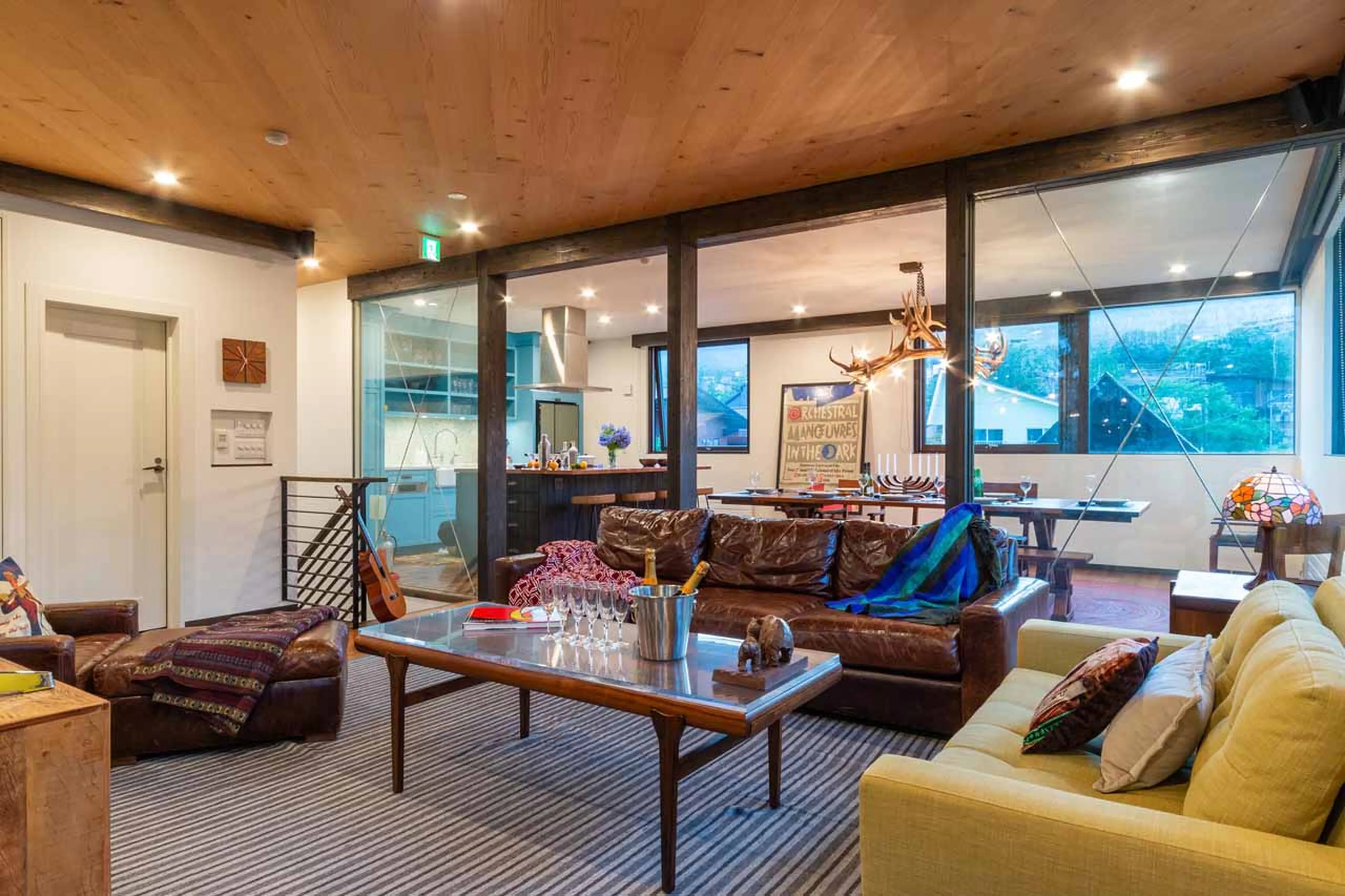 Living room at Gustav's Hideaway in Niseko