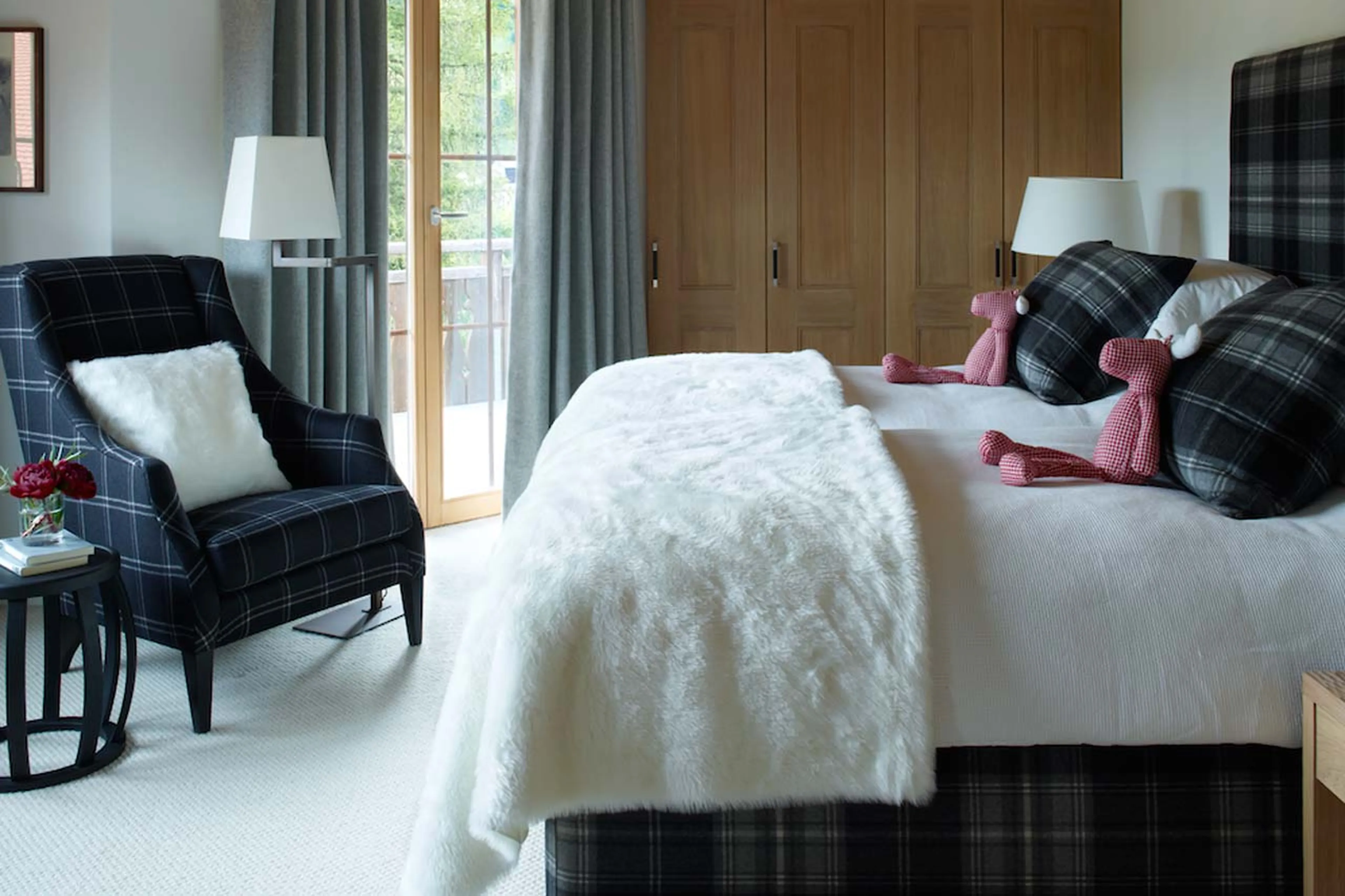 Twin/double en-suite bedroom in Haus Alpina in Klosters