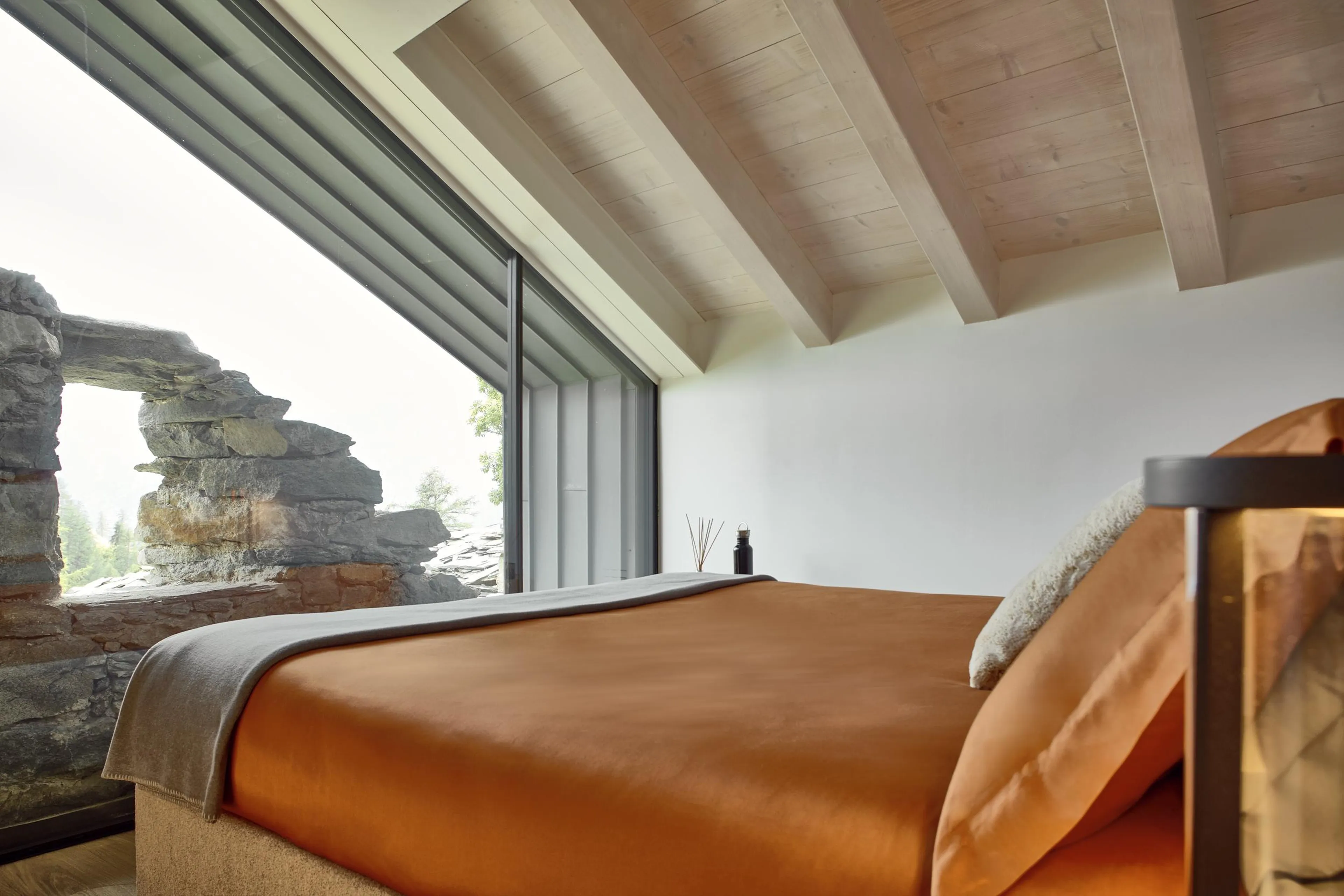 Double bedroom with view in Heritage Carrel, Cervinia