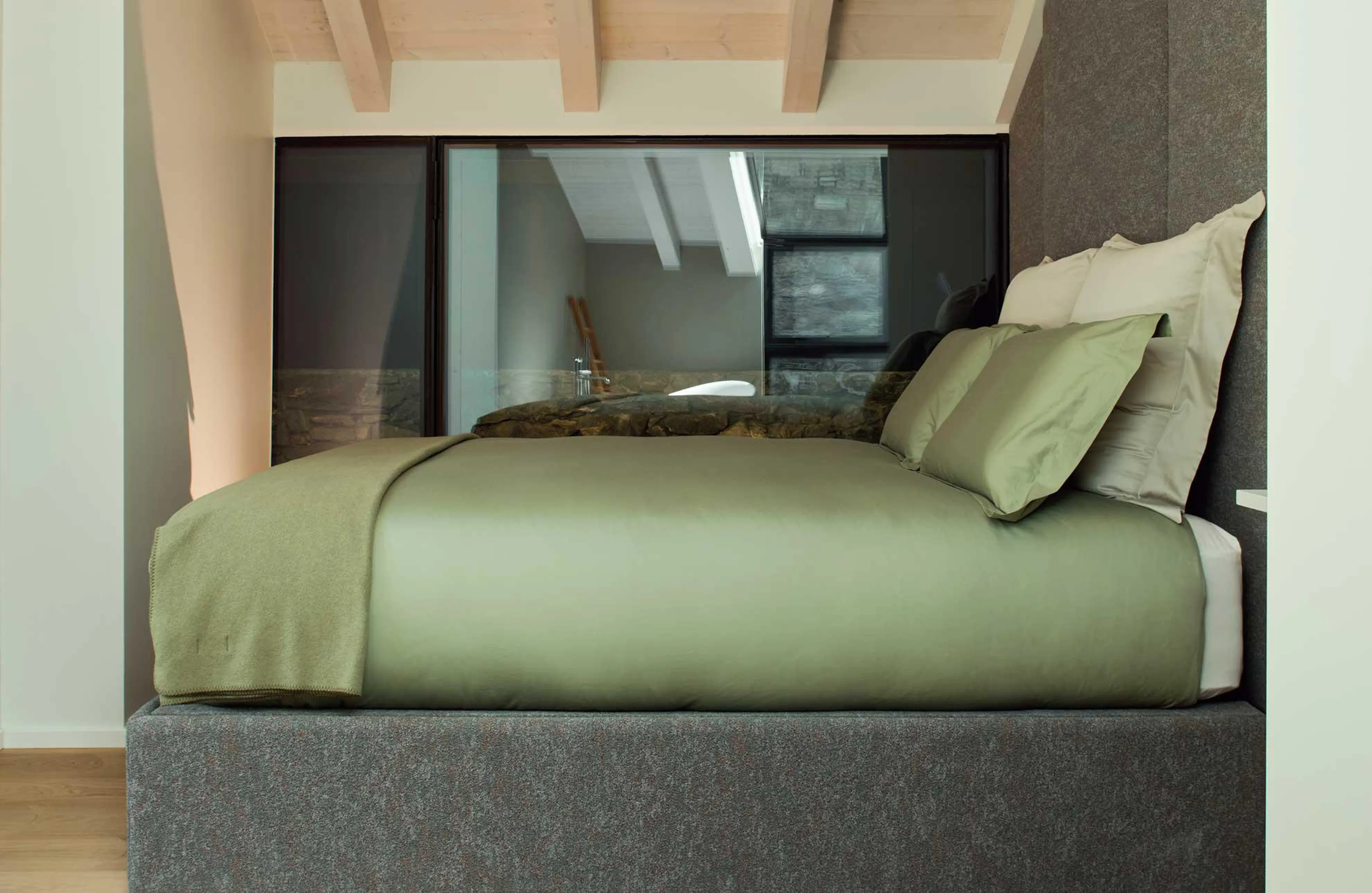 Double/twin bedroom in Heritage Carrel, Cervinia