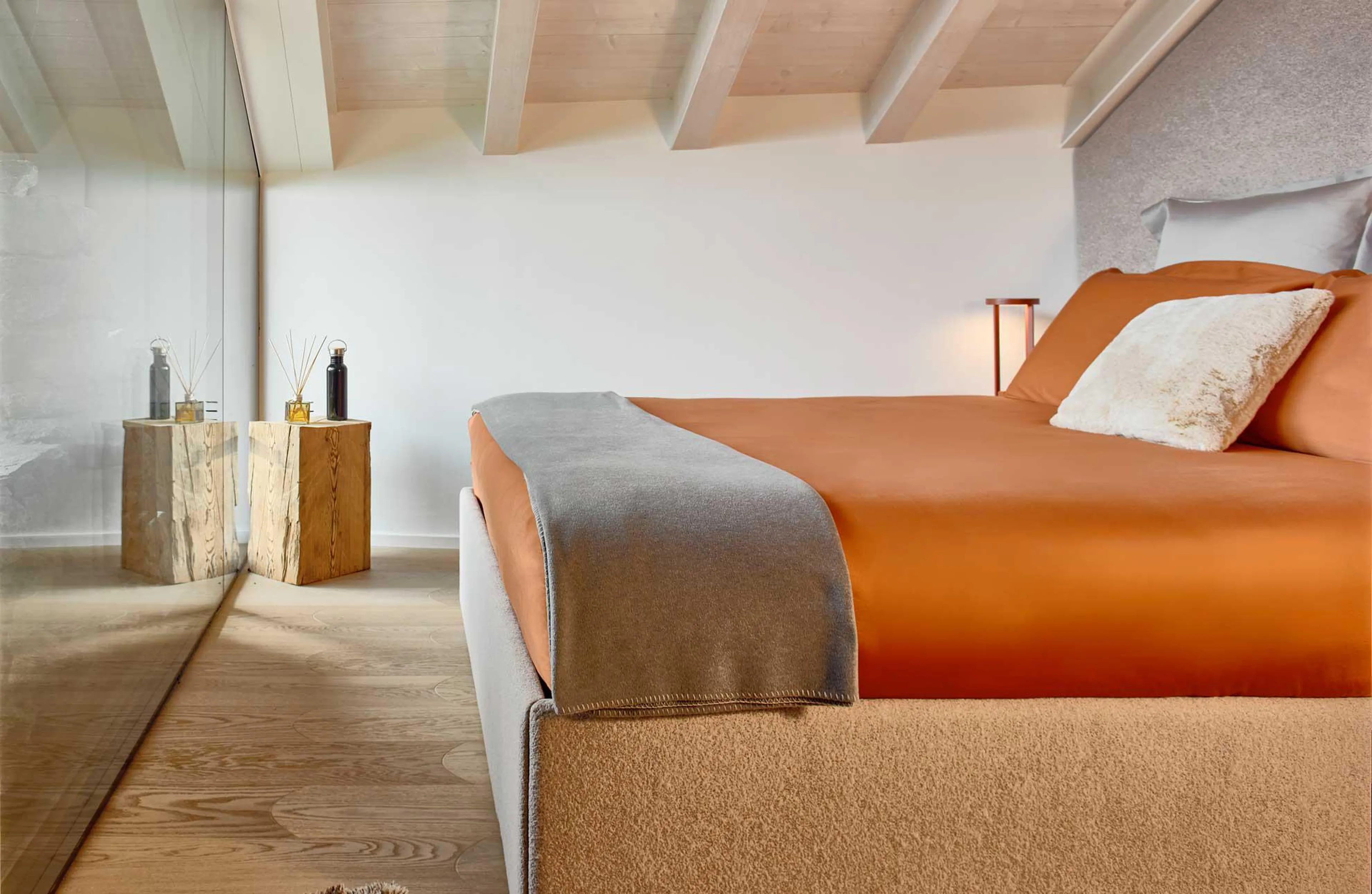 Double bedroom in Heritage Carrel, Cervinia