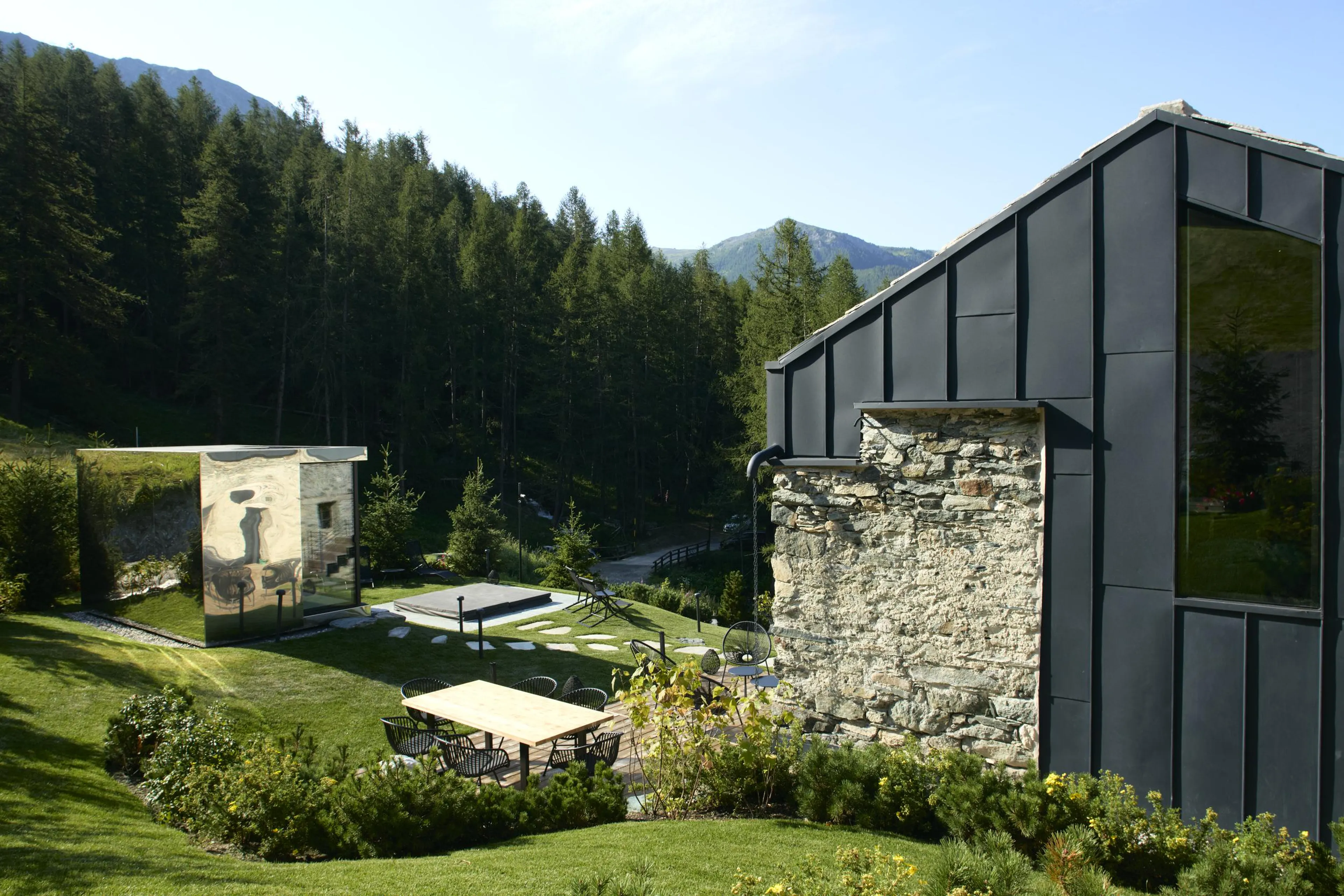 Outdoor dining at Heritage Carrel, Cervinia