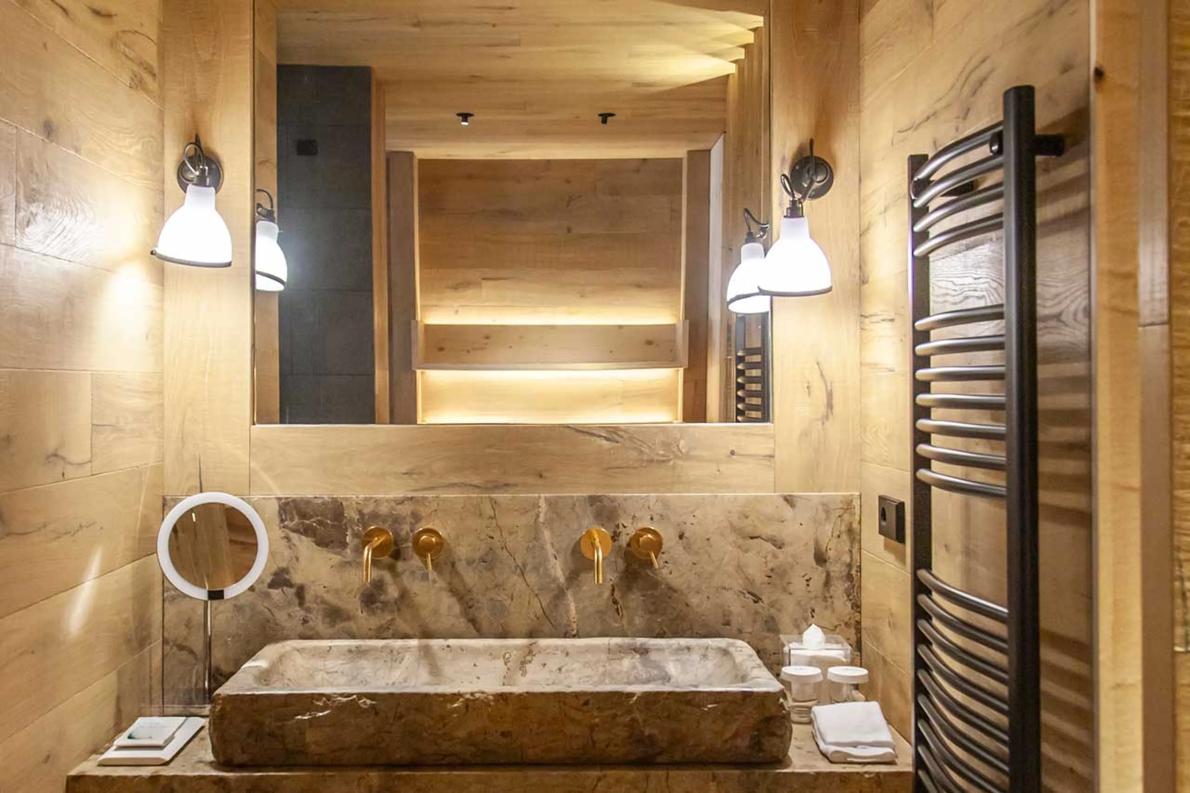 Bedroom 2 en-suite at Hermitage Mountain Lodge in Andorra