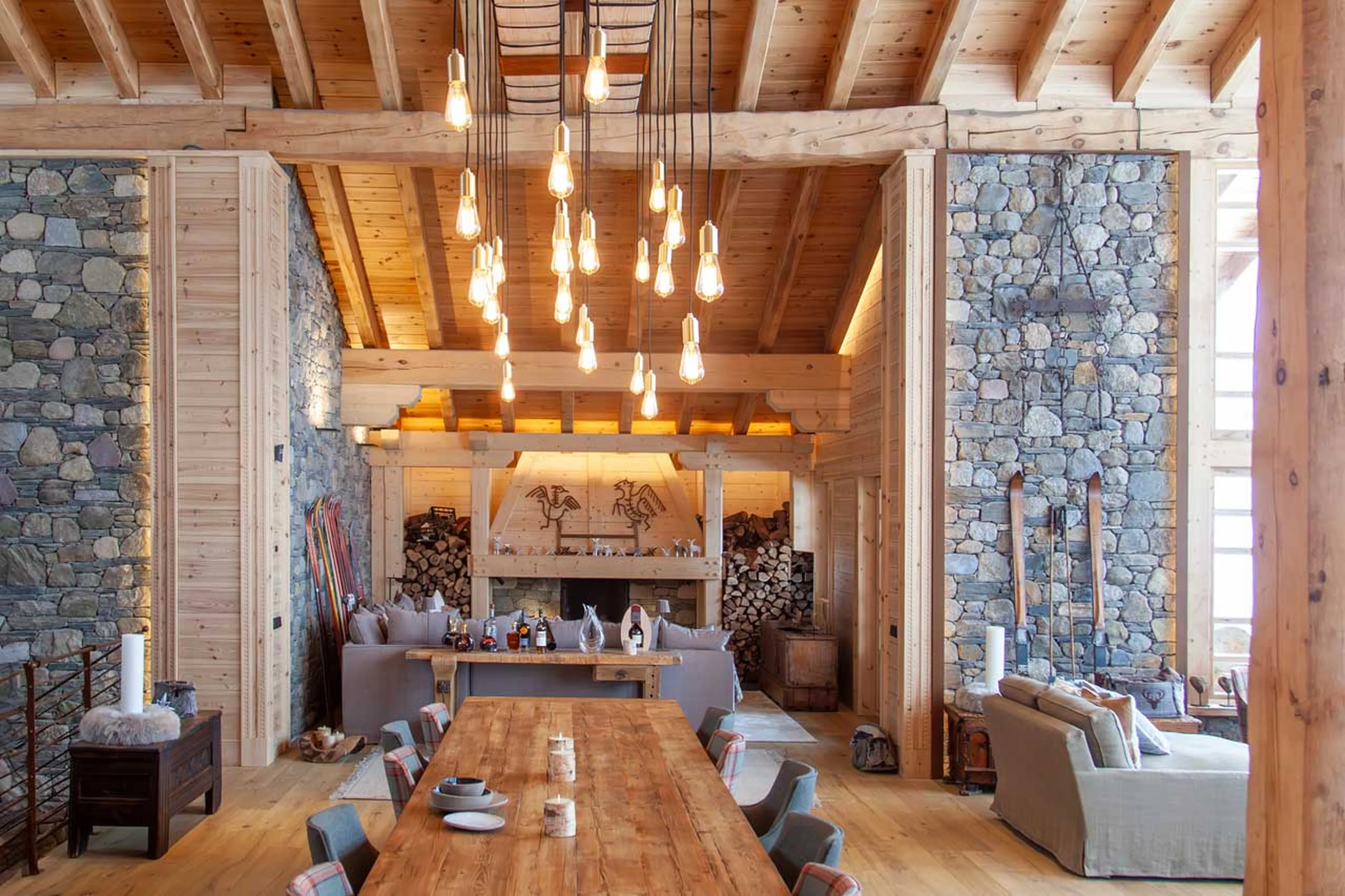 Dining room at Hermitage Mountain Lodge in Andorra