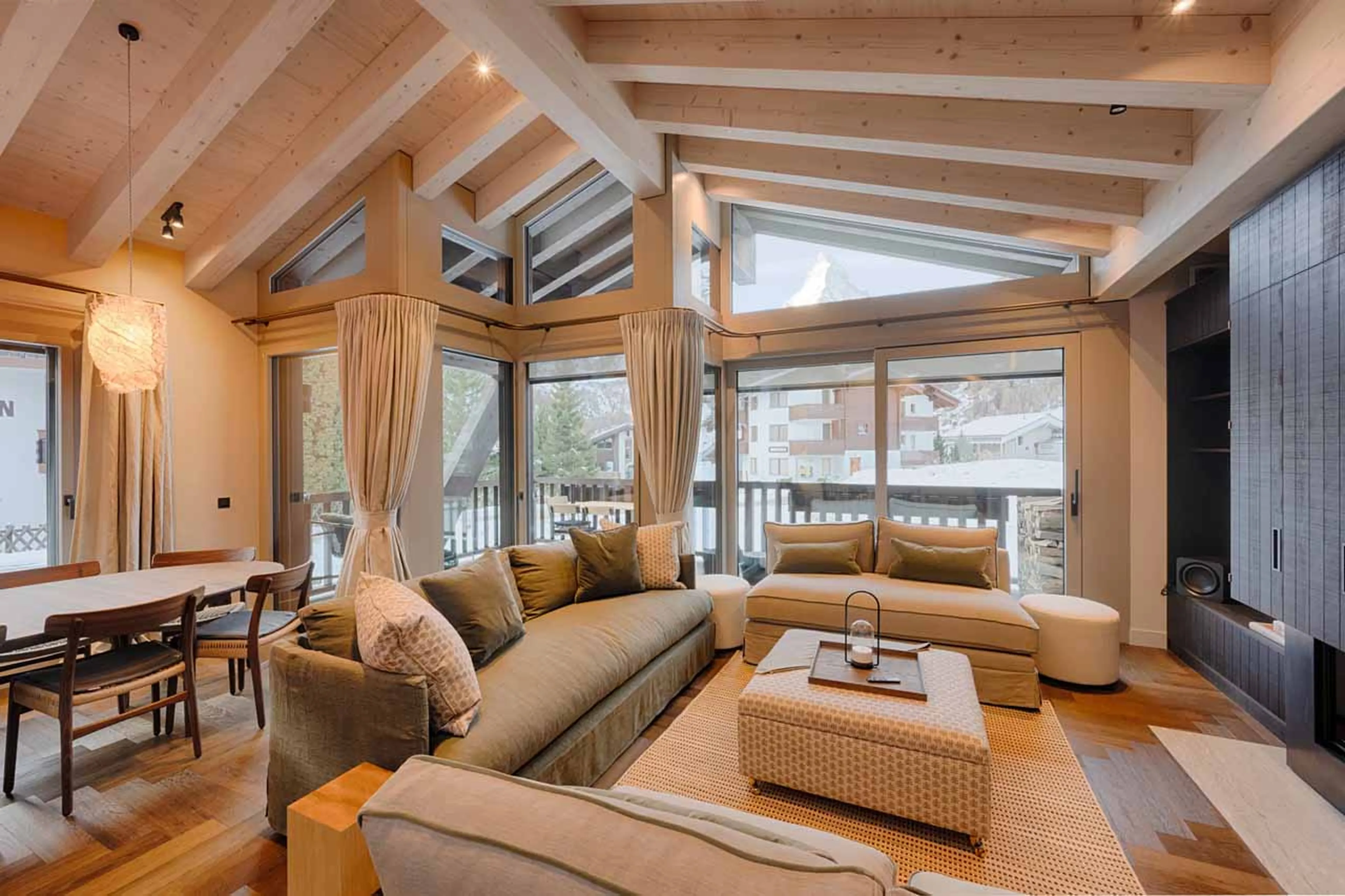 Living area at Horu Lodge in Zermatt