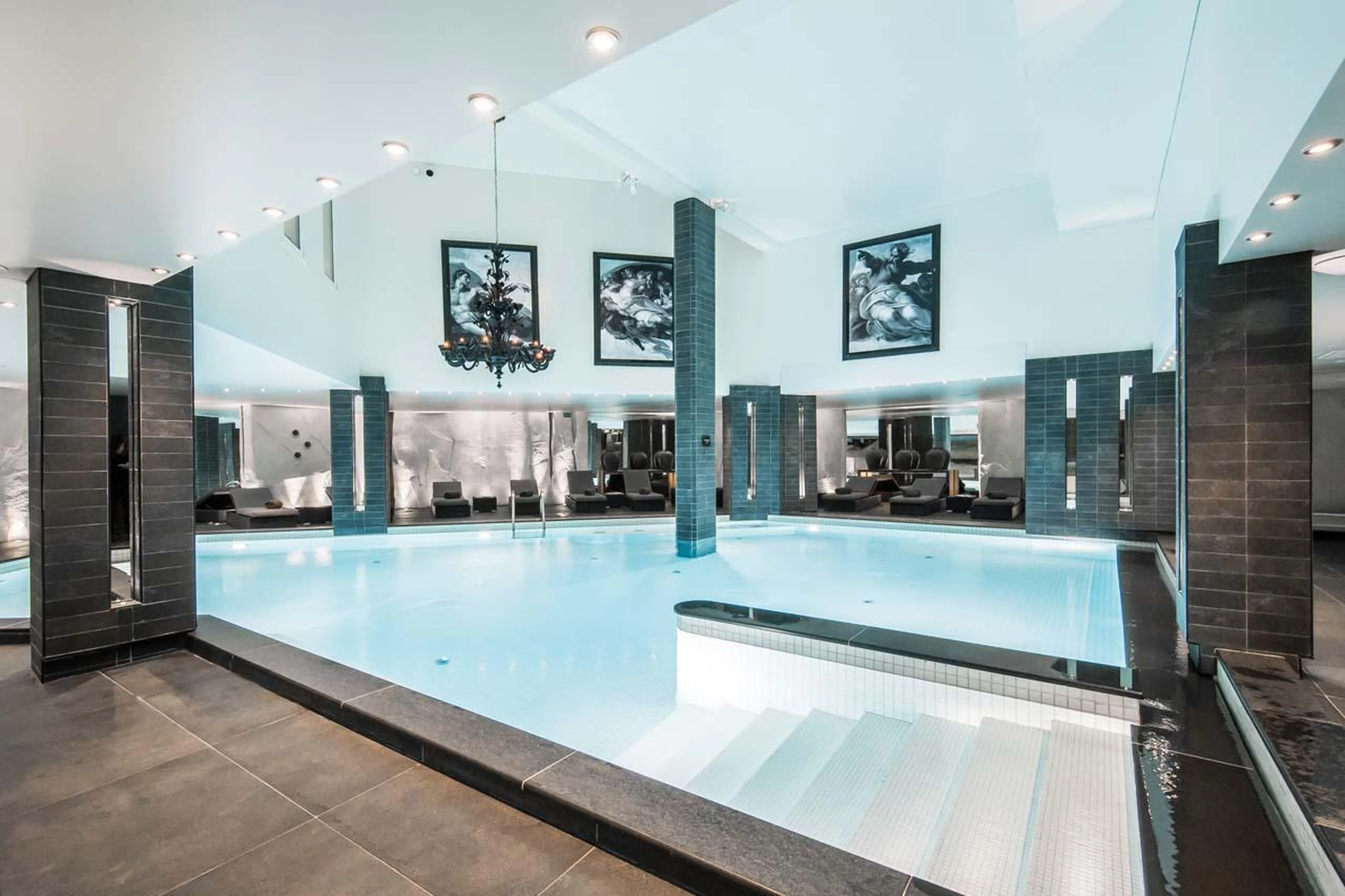 Vast heated swimming pool at Apartment Bel Air in Courchevel 1850