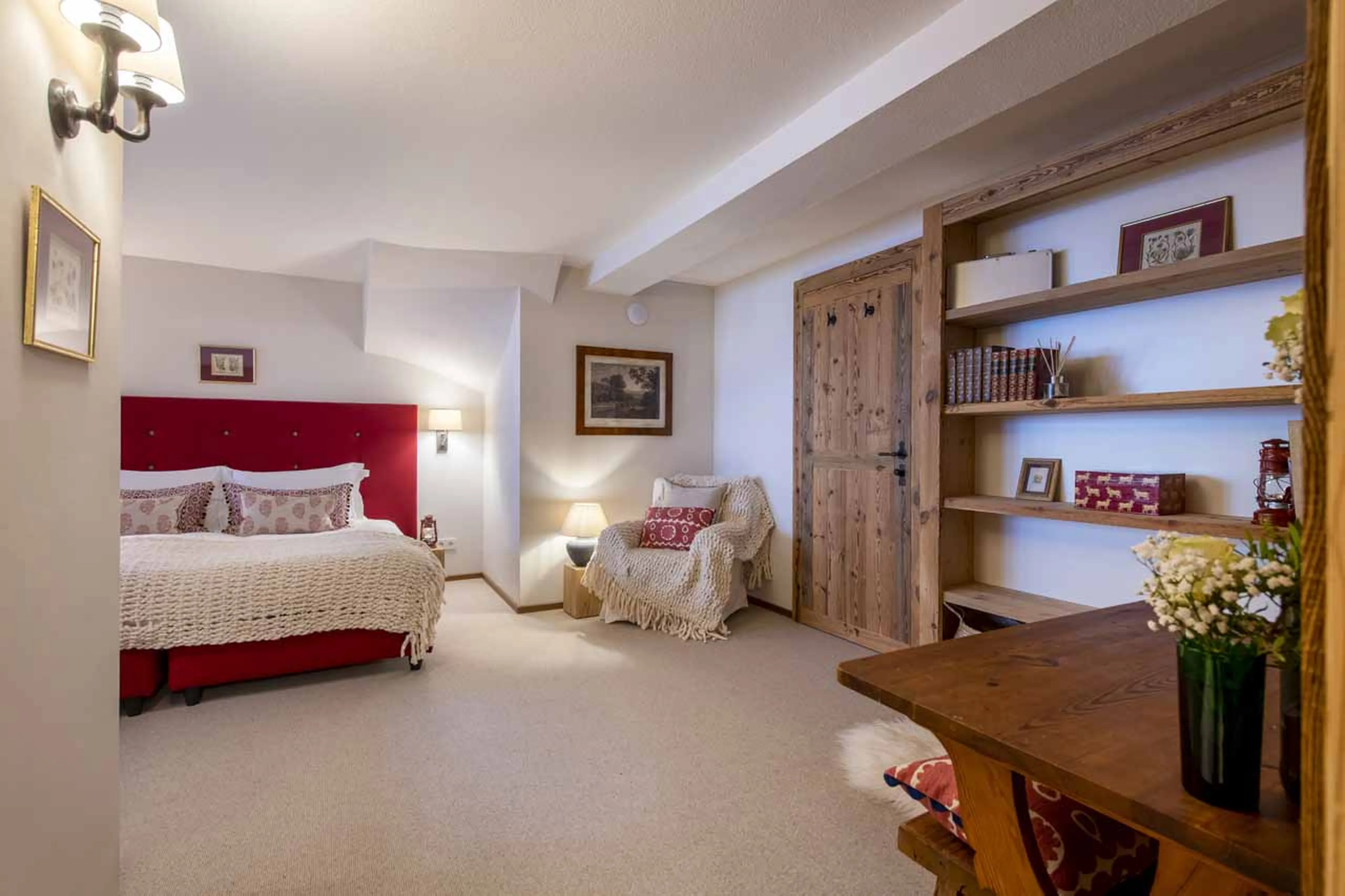 Master suite at Kikombe Lodge in St Anton